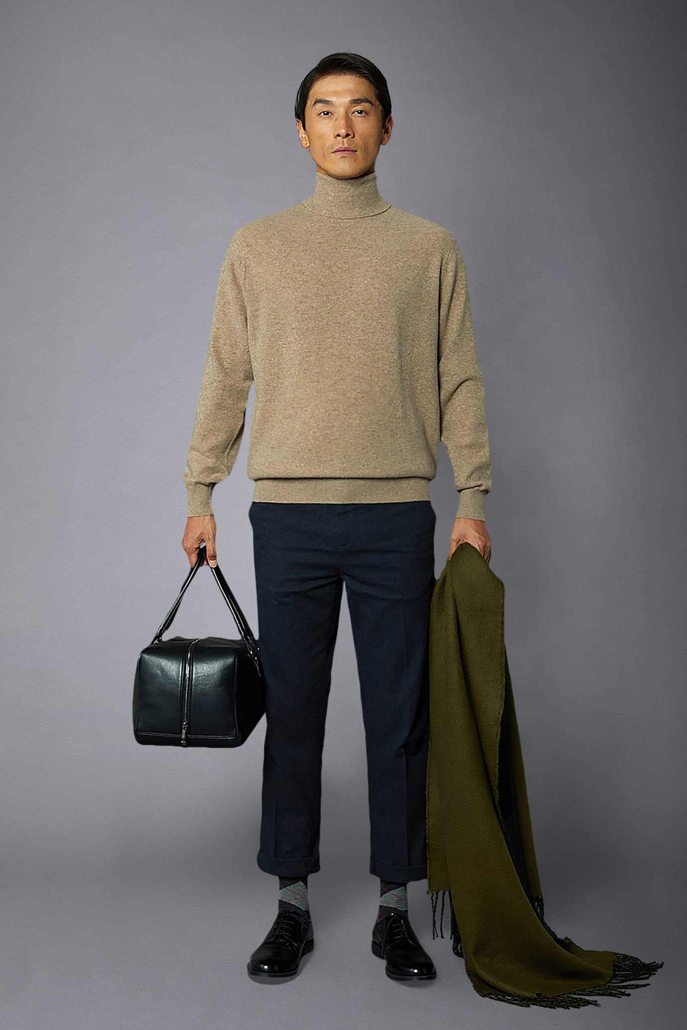 Hochgeschlossener Pullover aus Lammwollmischung regular fit image number 0