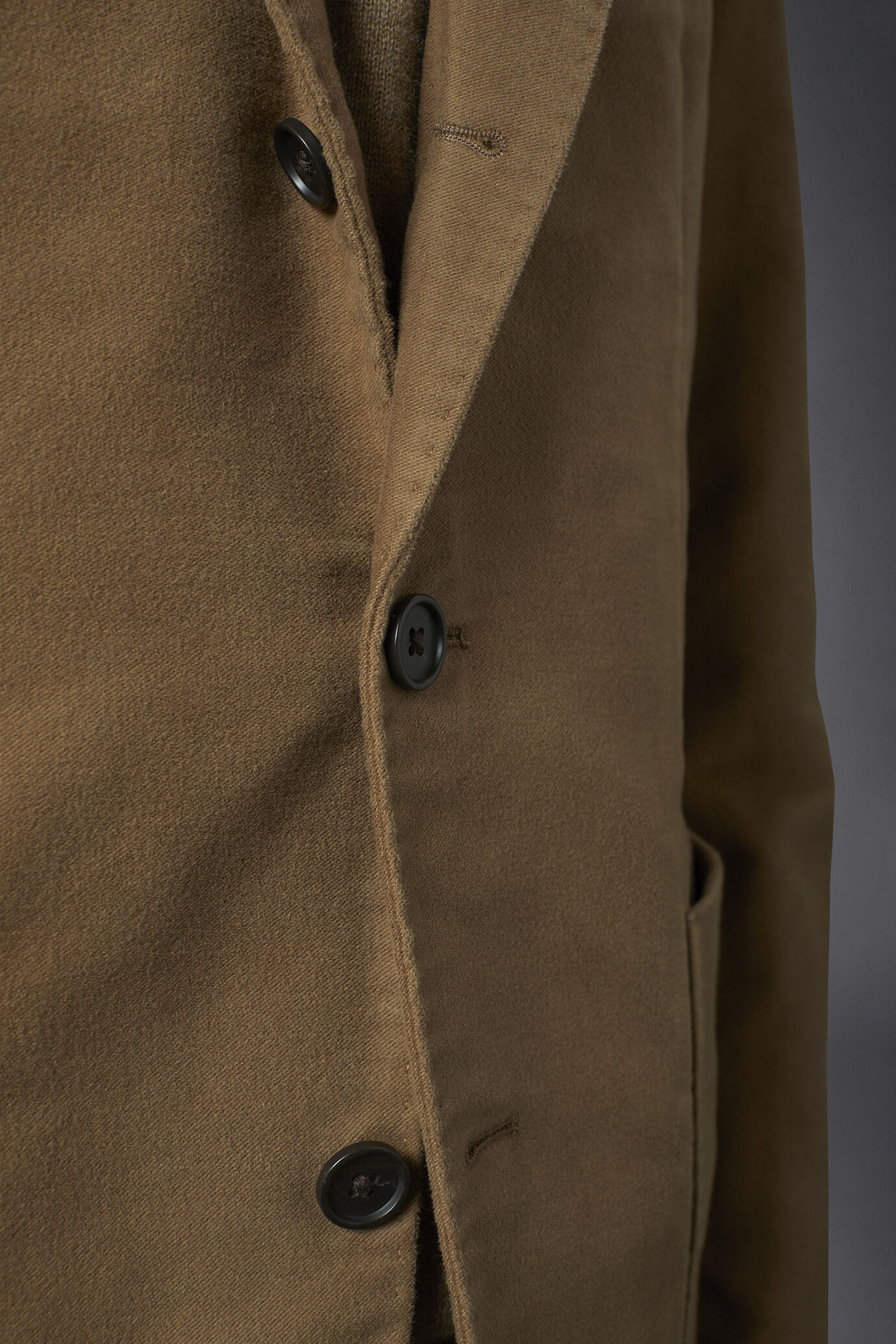 Men's single-breasted jacket in plain moleskin fabric regular fit image number 4