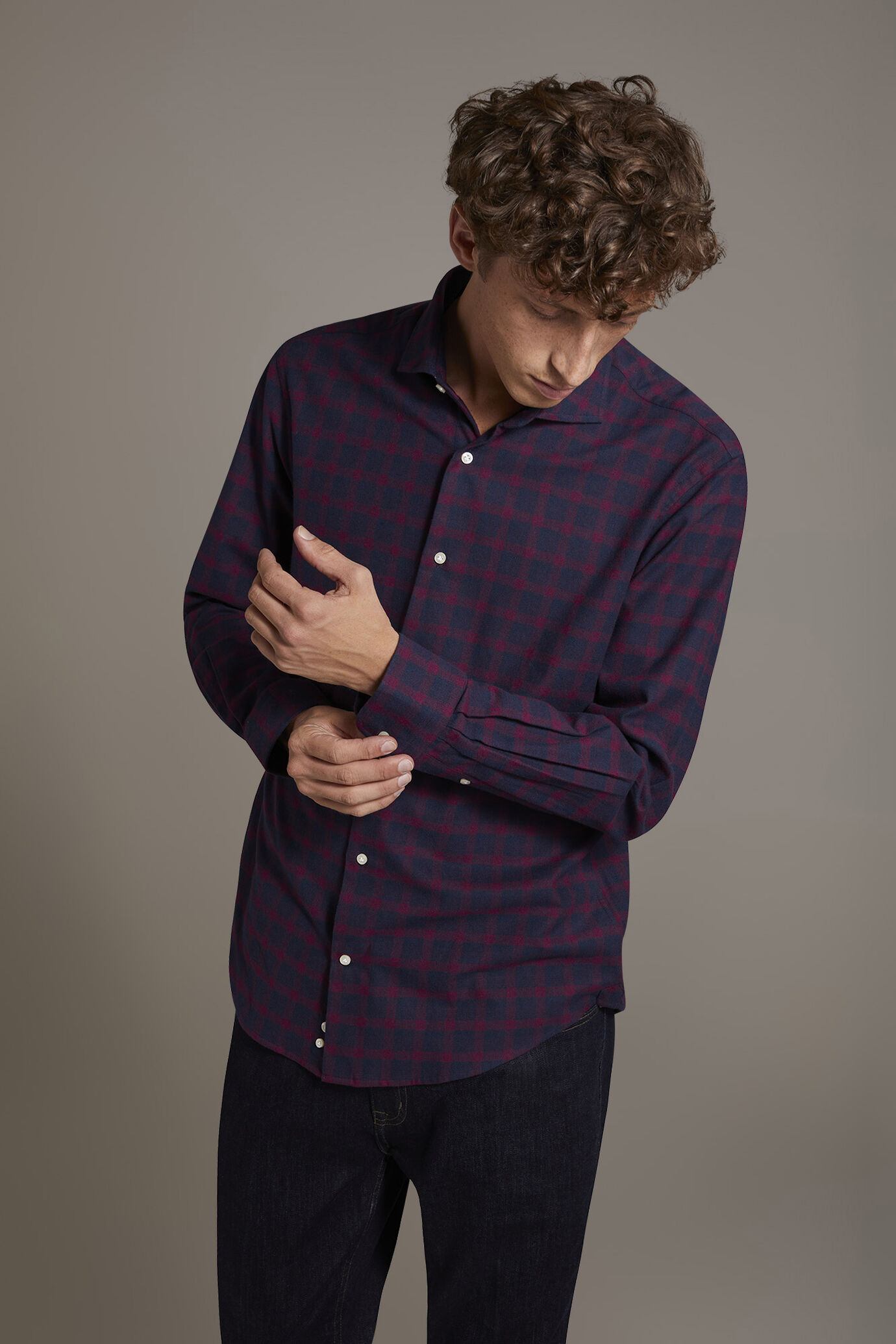 Camicia casual collo francese comfort fit tessuto in flanella a quadri image number 1