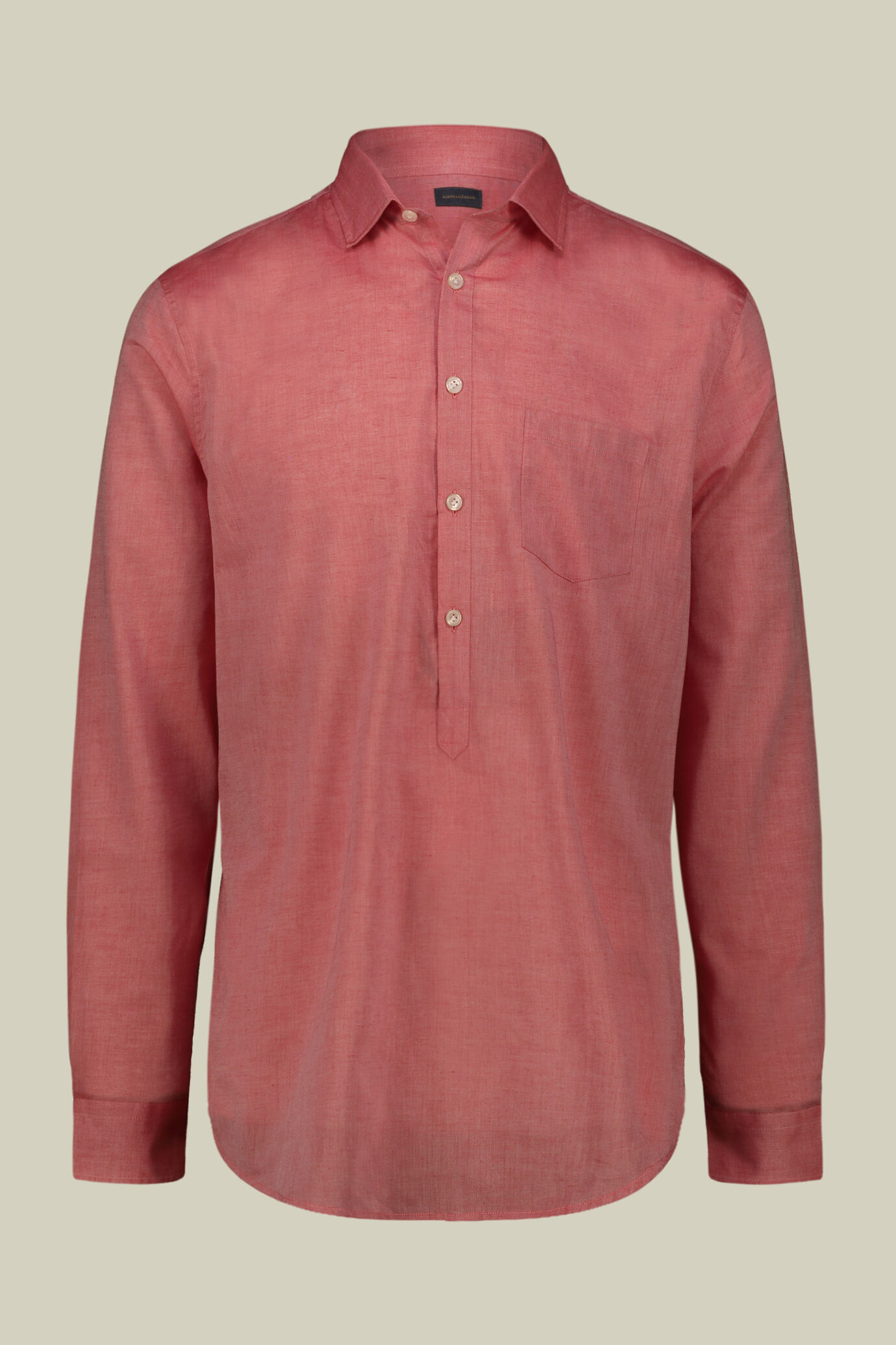 Chemise homme décontractée à boutons cachés, confectionnée dans un tissu en mousseline lavée image number 4