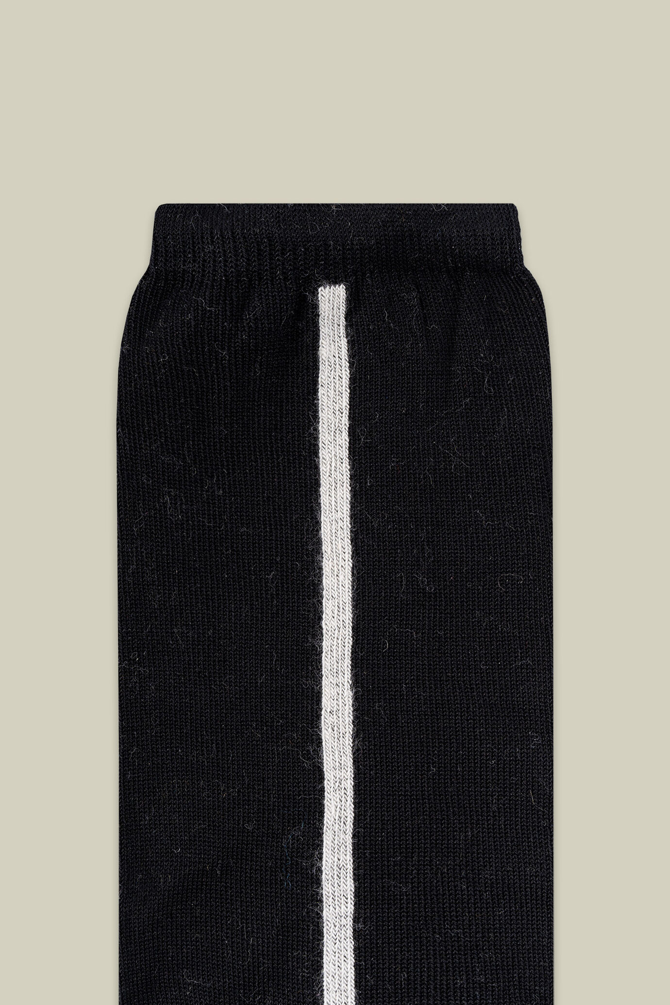 Chaussettes unies pour femme avec bordure contrastée image number 1