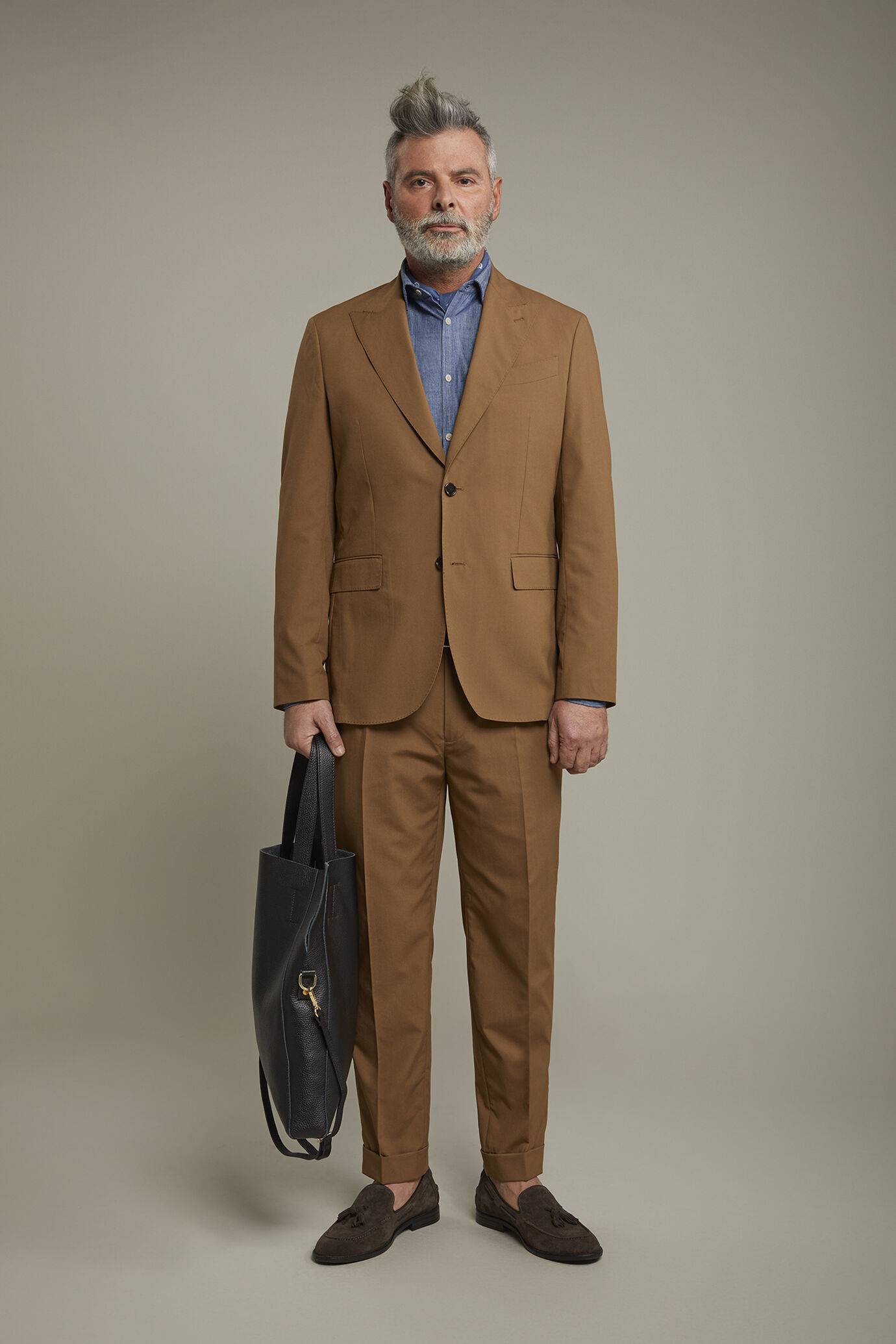 Abito uomo monopetto con rever a lancia tessuto tinta regular fit