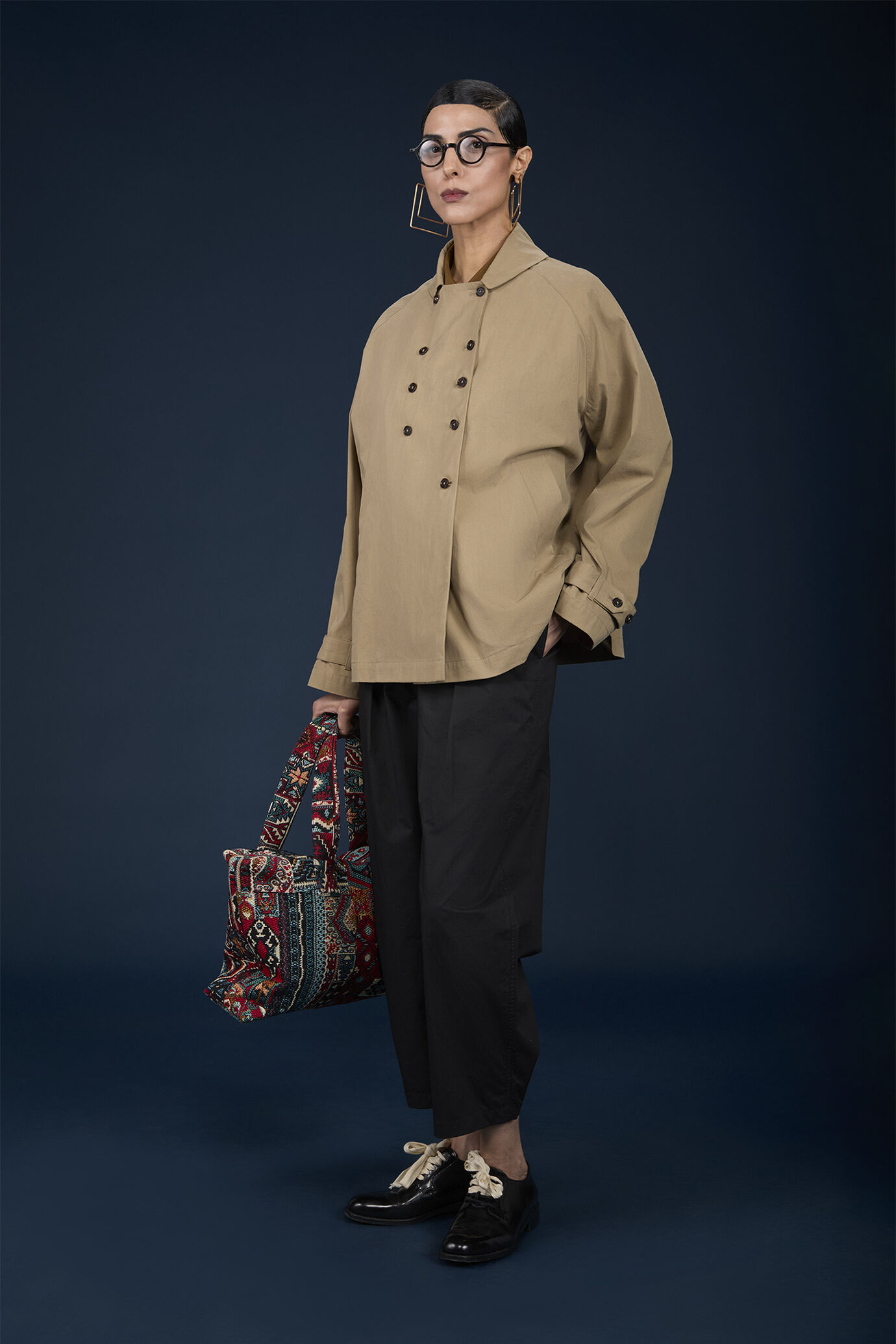 Women's short double-breasted raincoat