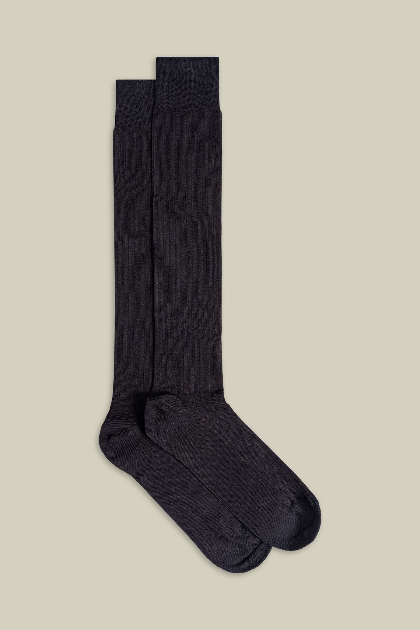 Plain ribbed men&rsquo;s socks image number 1