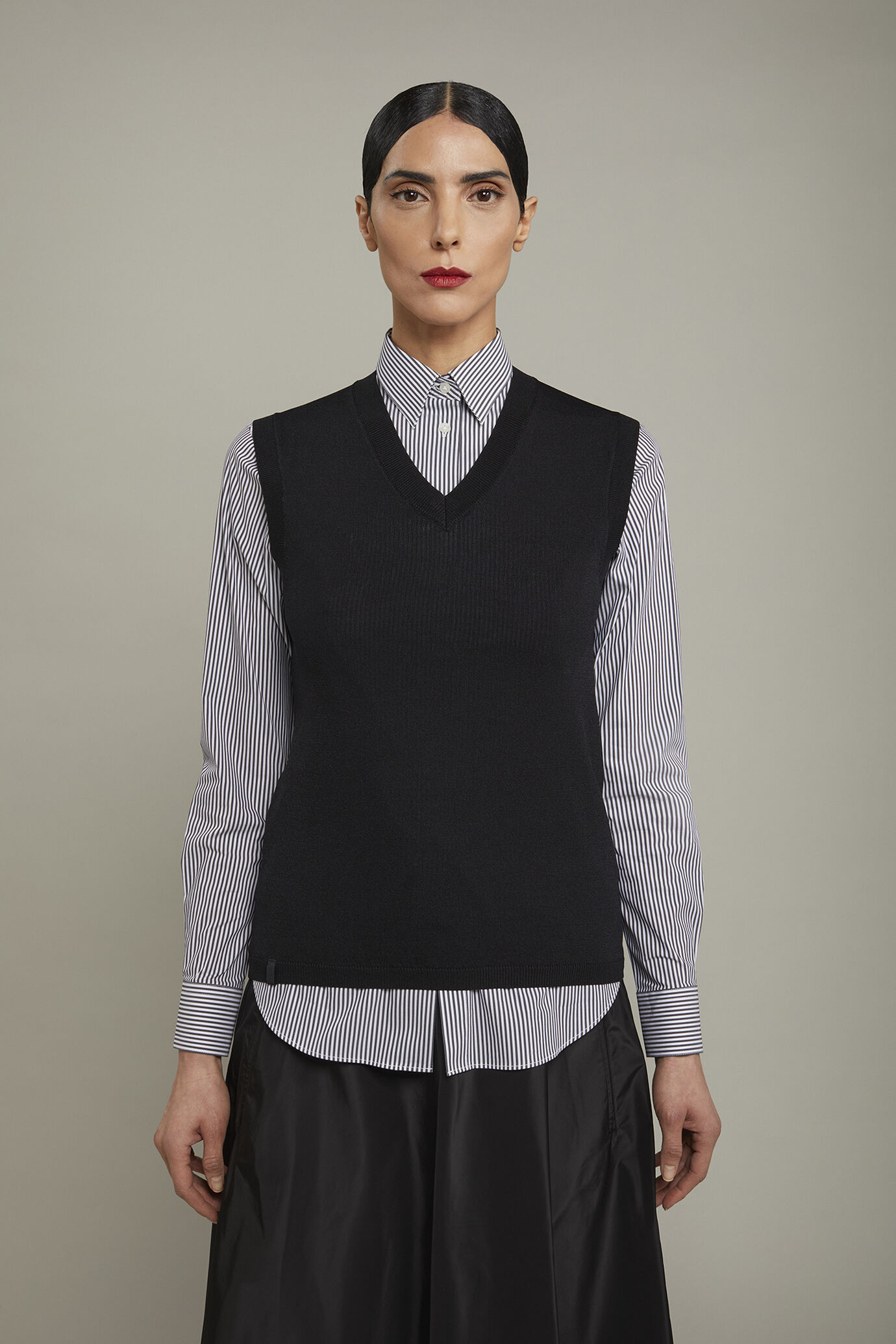Gilet donna scollo a v tinta unita regular fit