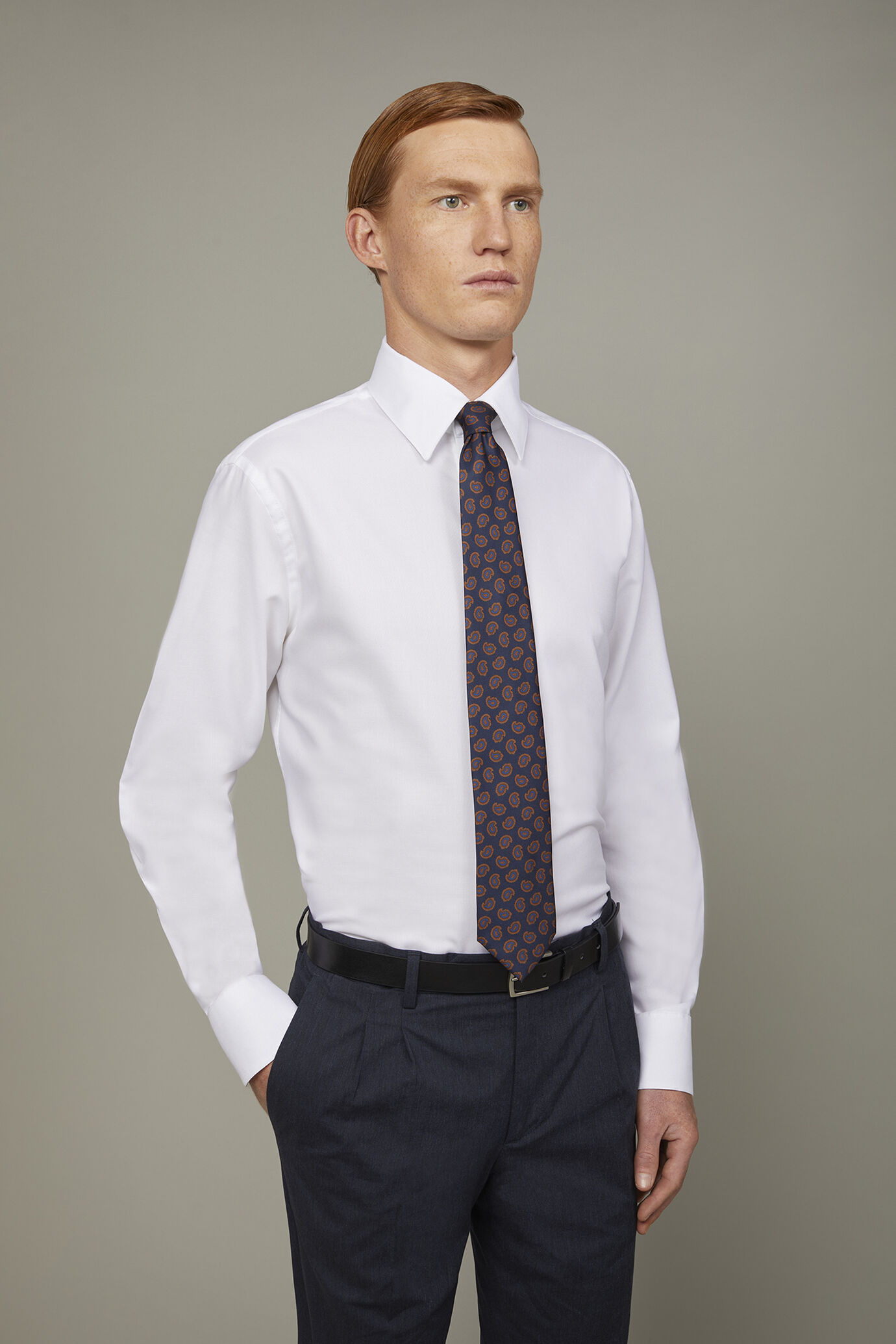 Chemise homme à col classique en tissu pinpoint uni 100 % coton coupe régulière