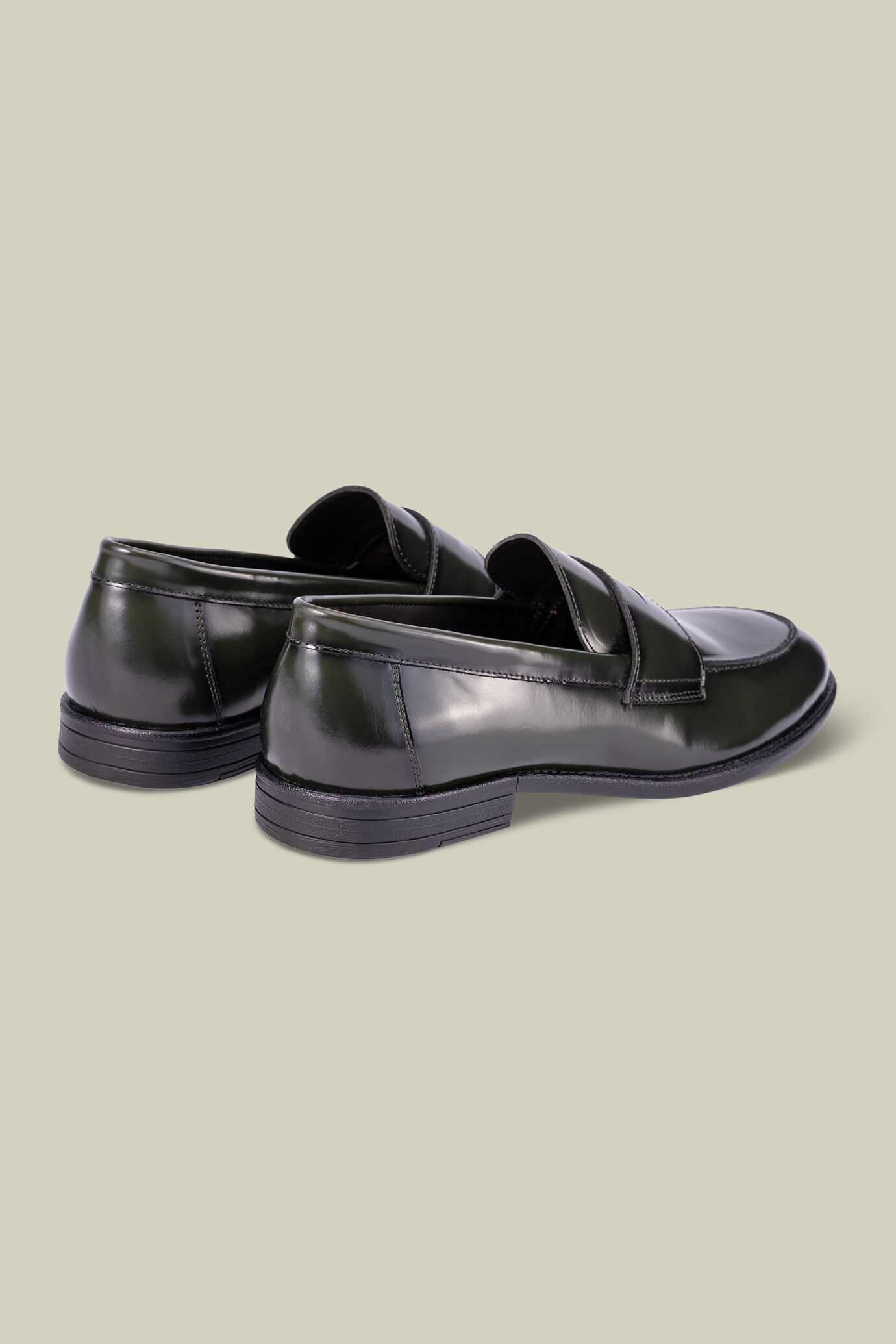 Mocassino classico 100% pelle abrasiva image number 3