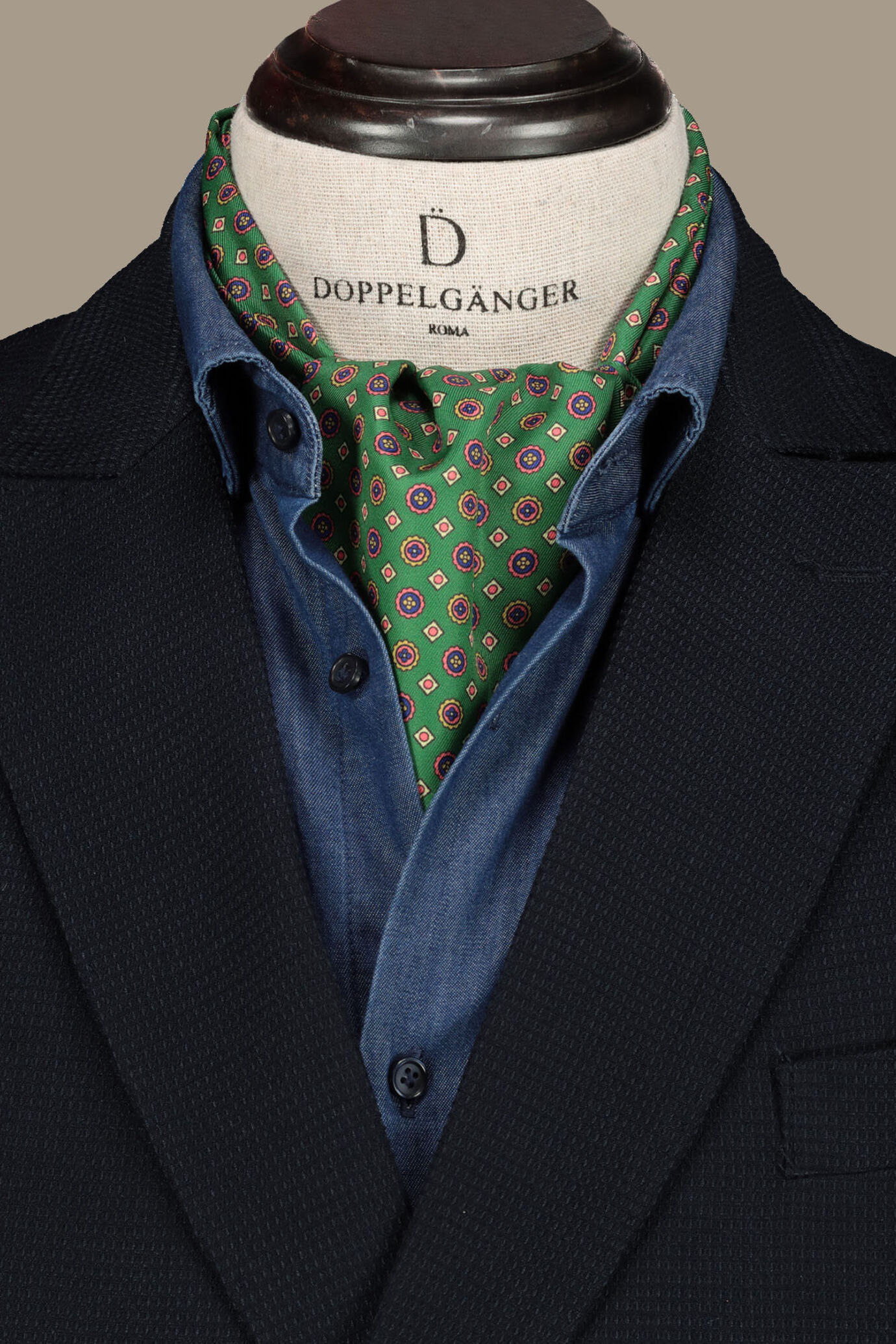 Plastron image number 0