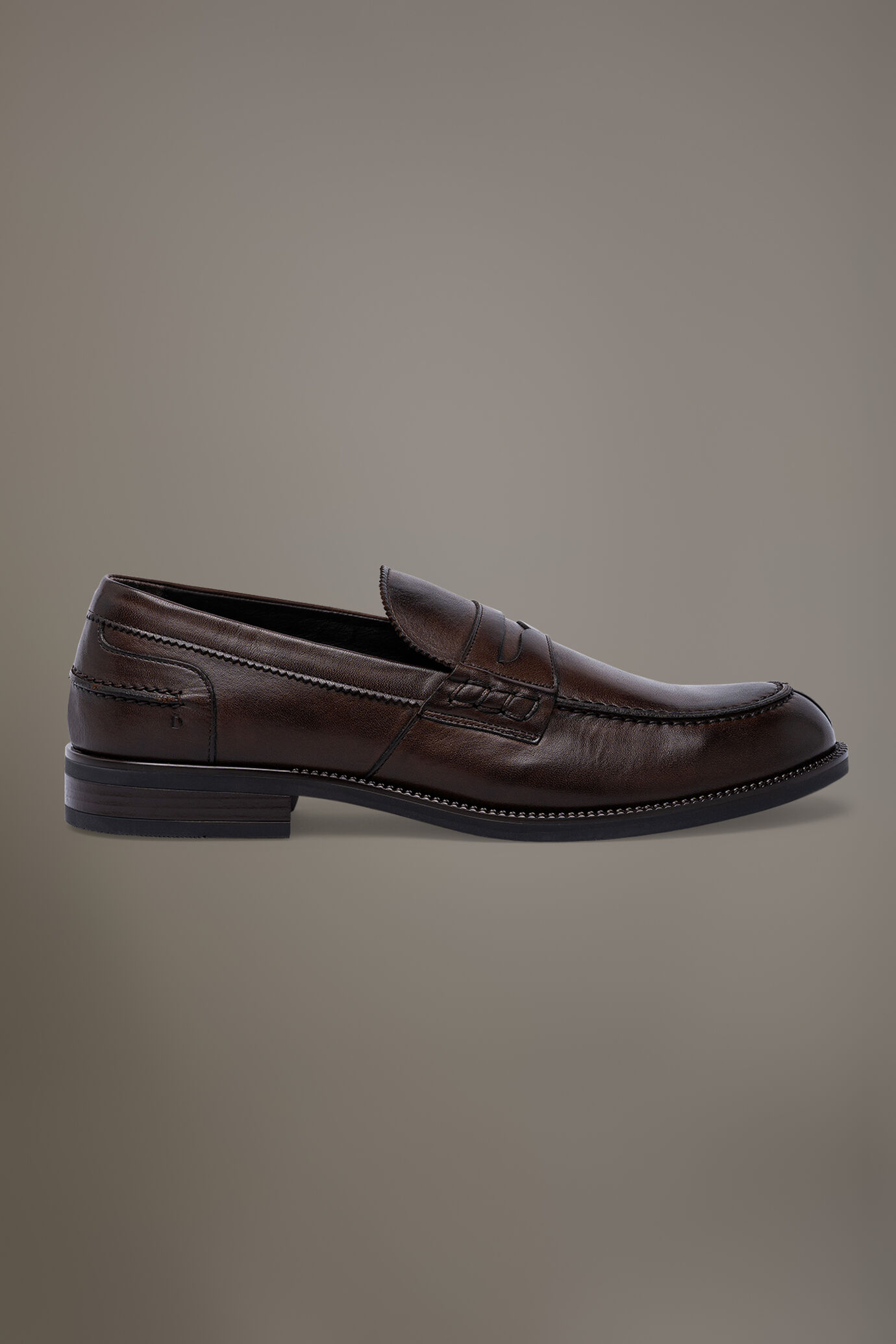 Loafer shoes 100% leather with rubber sole image number 1