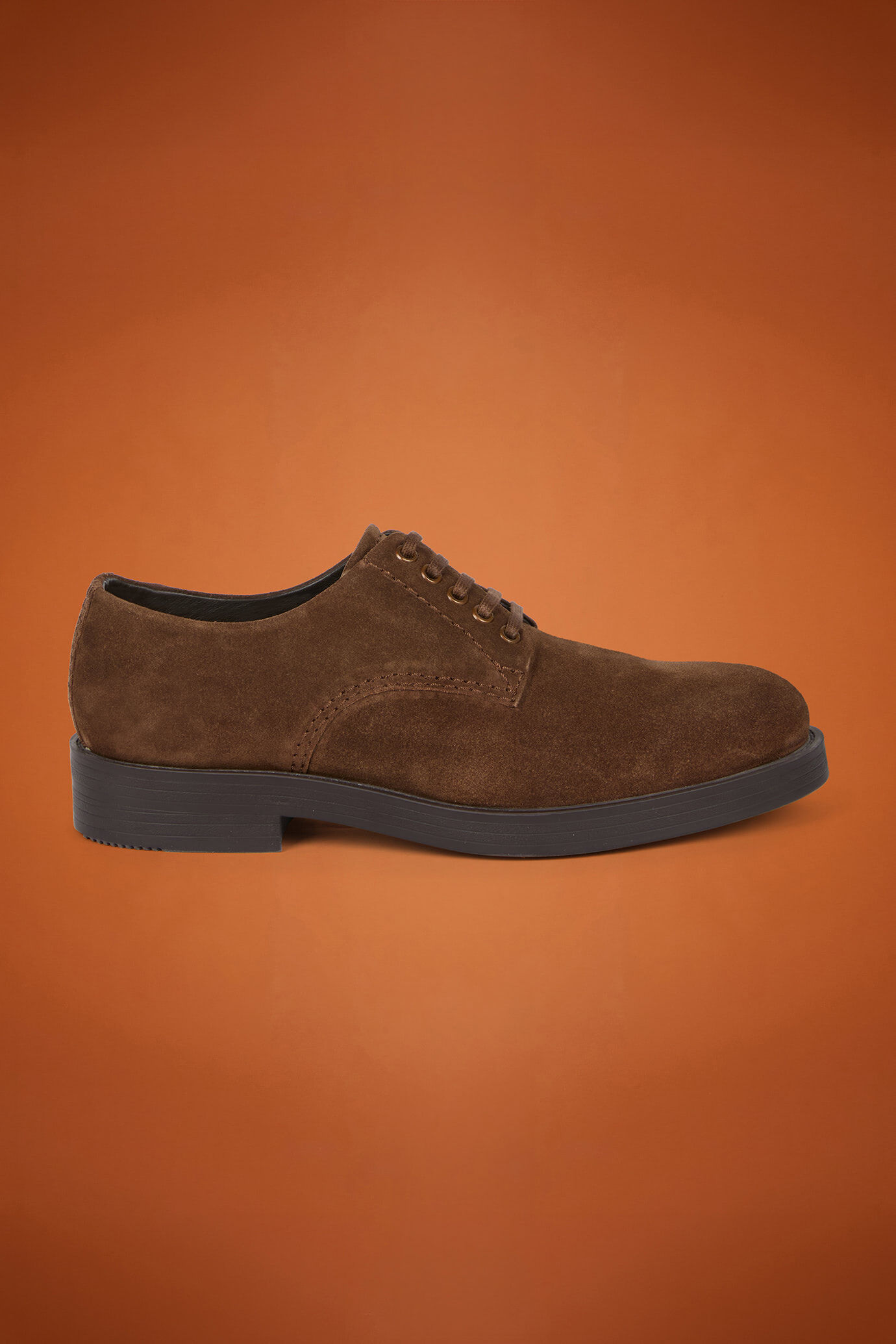 Scarpa derby uomo 100% vera pelle scamosciata con fondo in gomma image number 0
