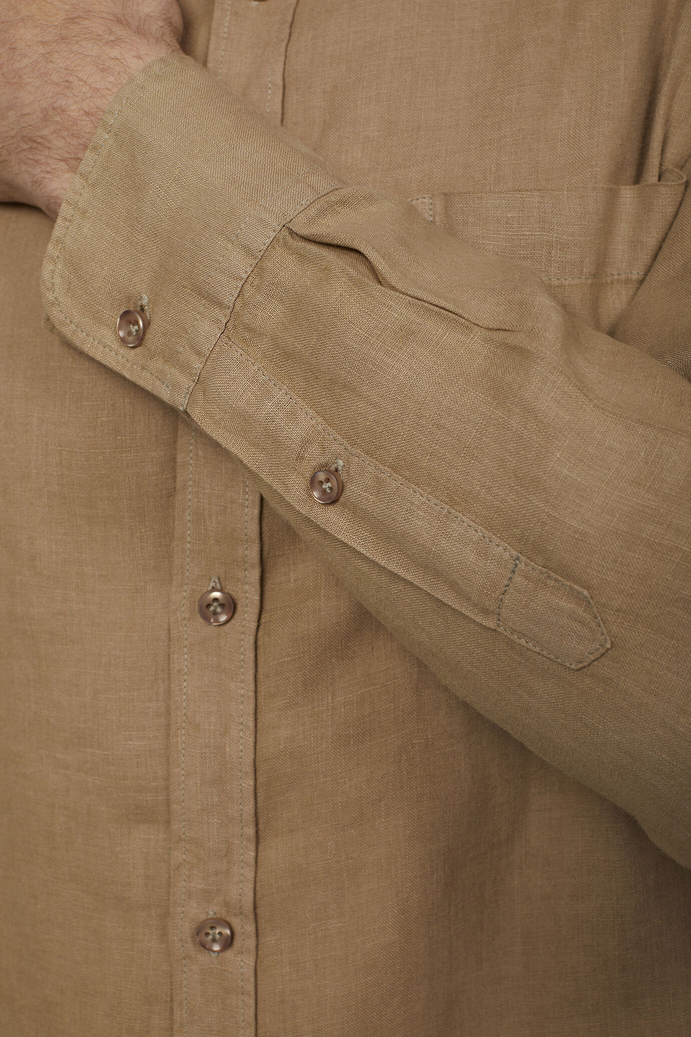 Camicia casual uomo collo button down 100% lino comfort fit image number 4