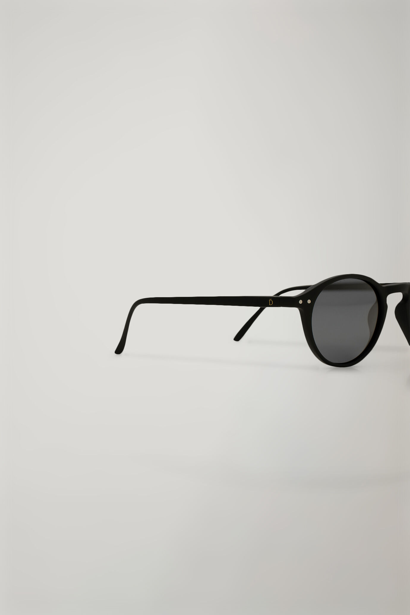 Men's sunglasses round lenses image number 3