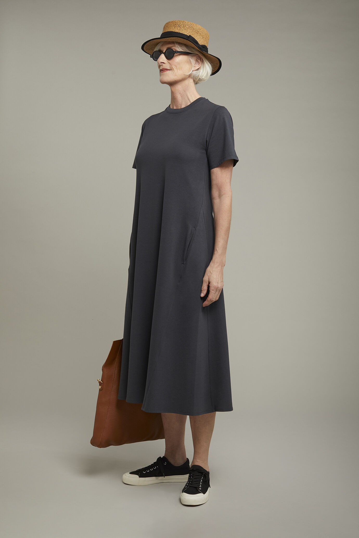 Robe midi femme &agrave; col rond et manches courtes en jersey de coton stretch coupe r&eacute;guli&egrave;re image number 1