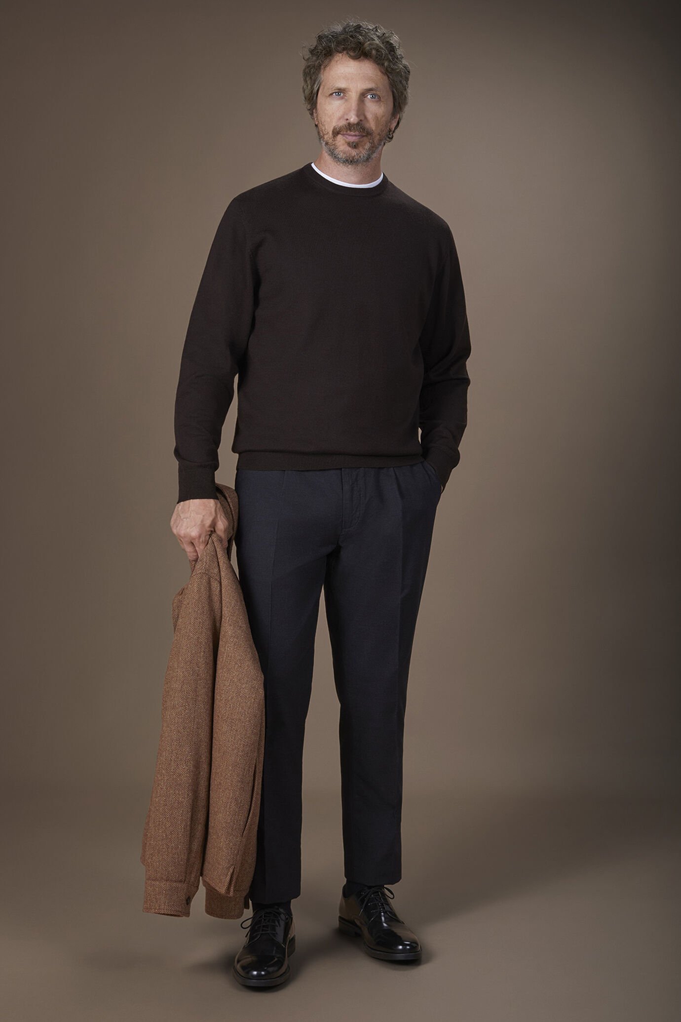 Herren-Rundhalspullover aus 100 % extrafeine Merinowolle in normaler Passform image number 1