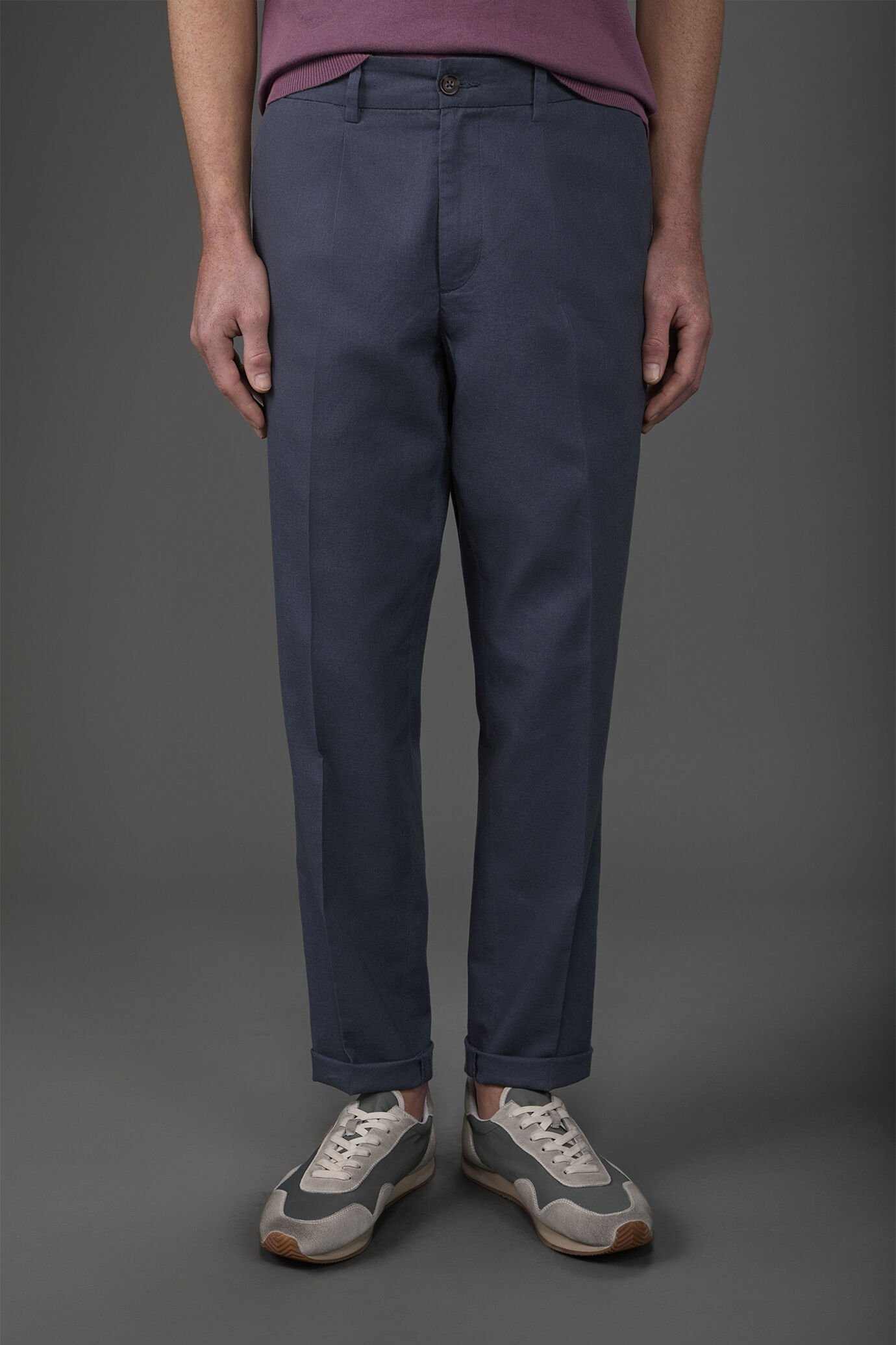 Men's trousers with two small pleats and elastane in the back waistband image number 1