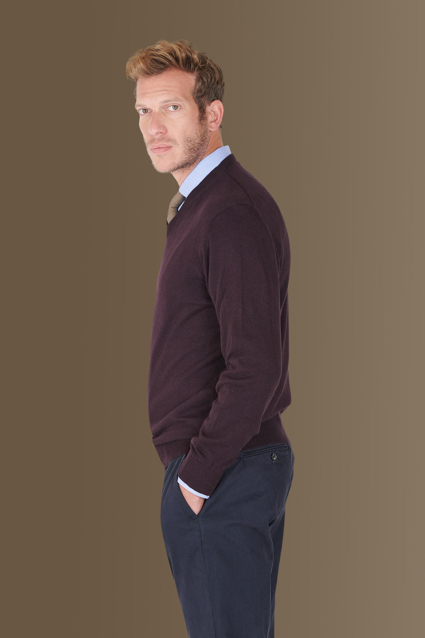 Maglia scollo a "v" misto lana e cotone image number 1