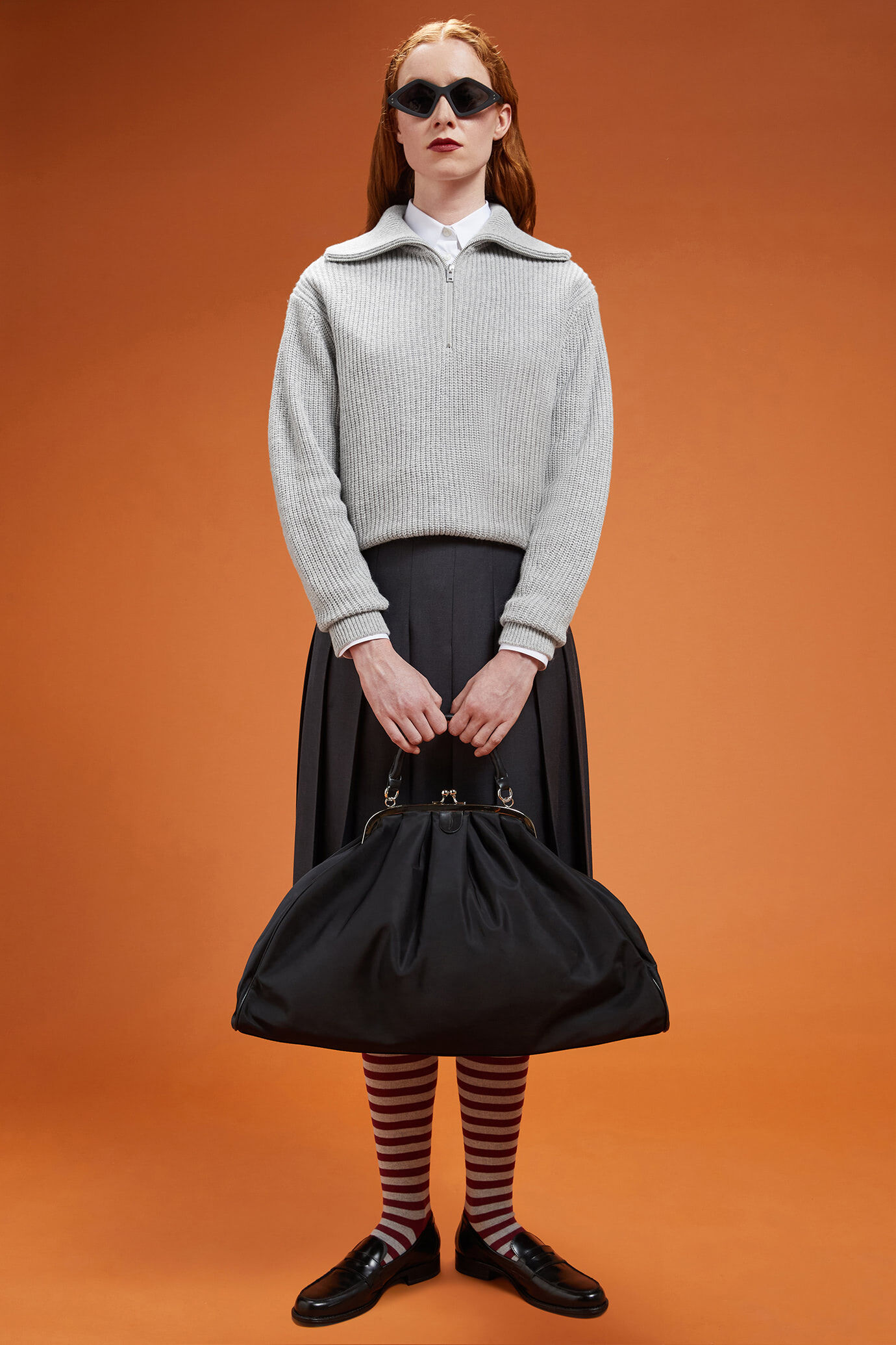 Gestricktes Damen-Poloshirt mit halblangem Rei&szlig;verschluss in normaler Passform image number 1