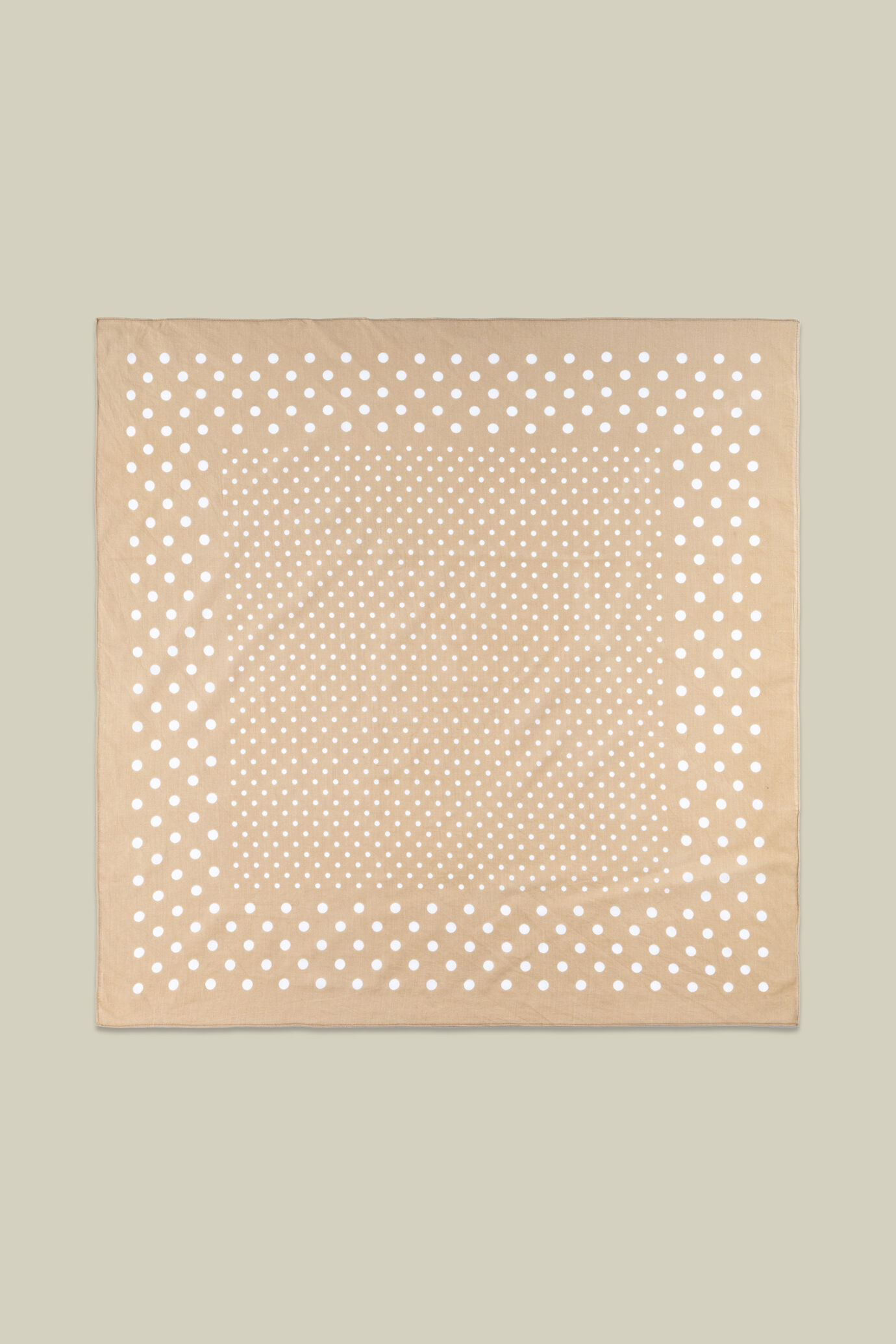 Men's scarf with polka dot pattern