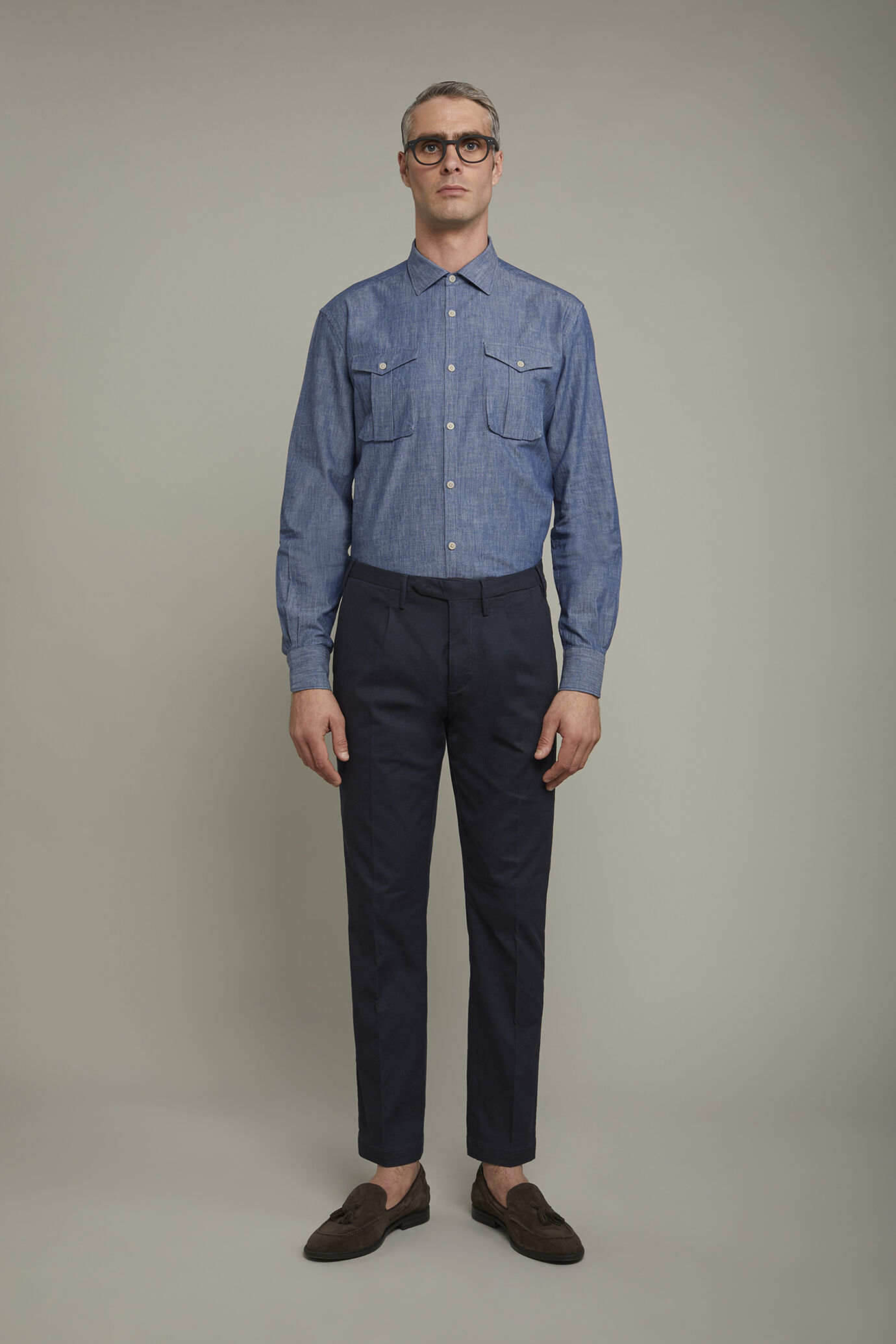 Pantalone uomo classico con pinces tessuto armaturato comfort fit image number 2