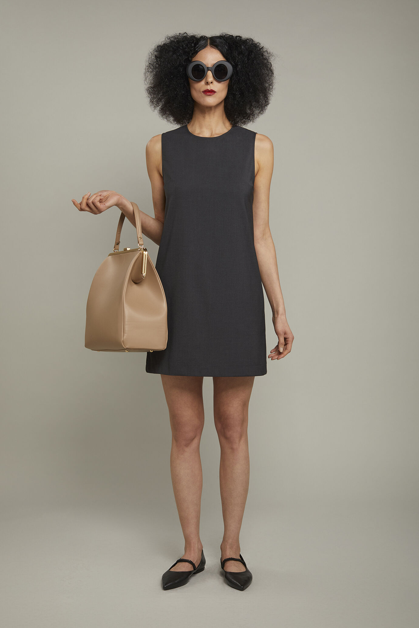 Abito donna smanicato tinta unita regular fit image number 0