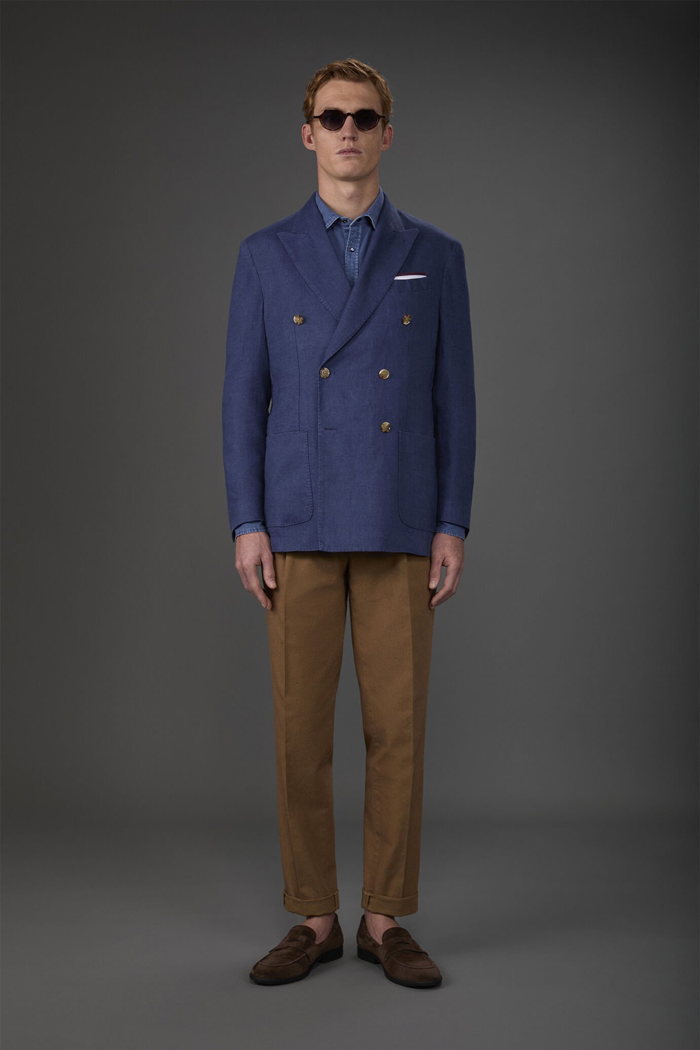 Men's 100% linen unlined double-breasted jacket with peak lapels and flap pockets