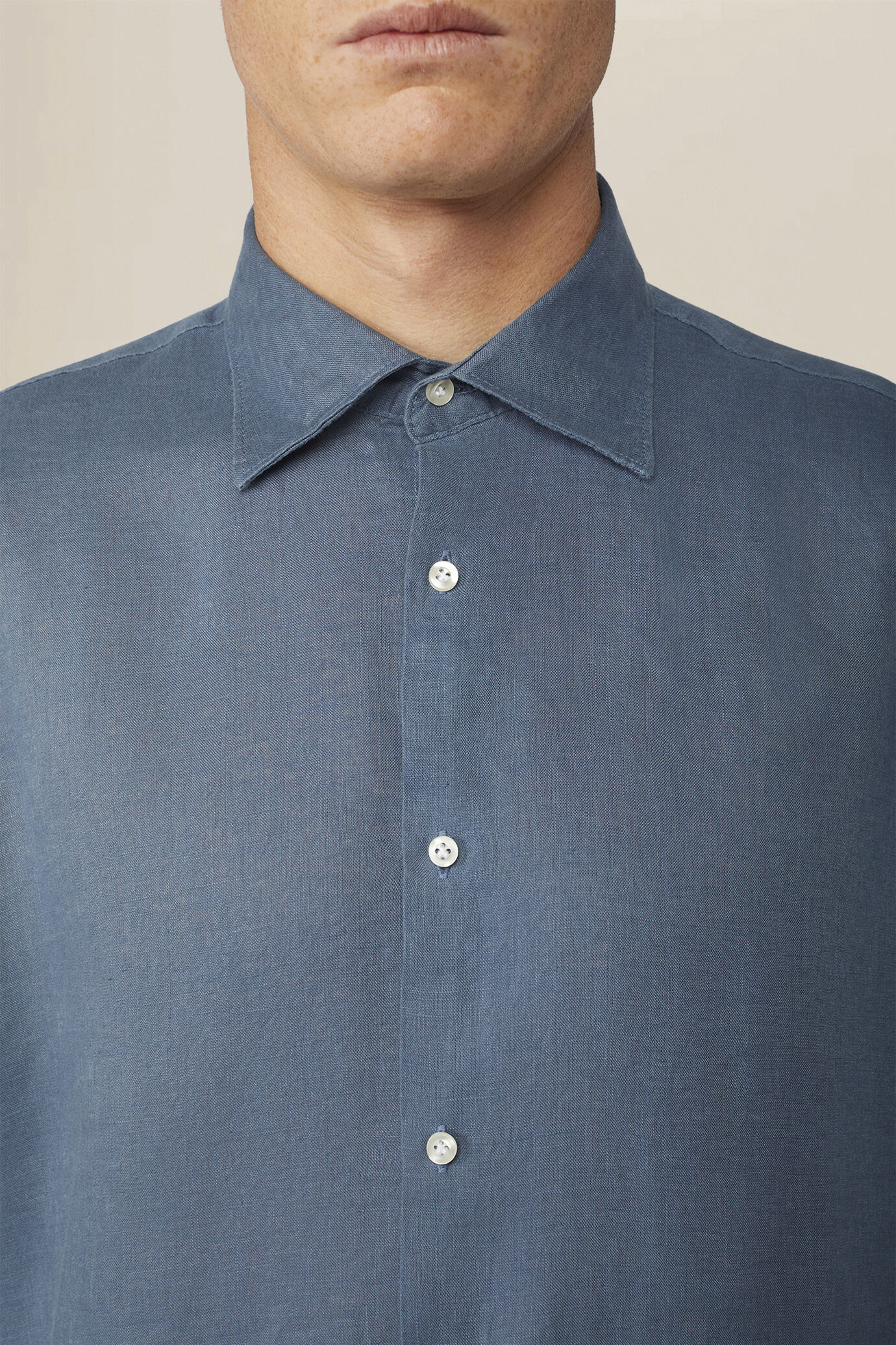 Chemise pour homme 100 % lin boutons blanc cass&eacute; image number 2