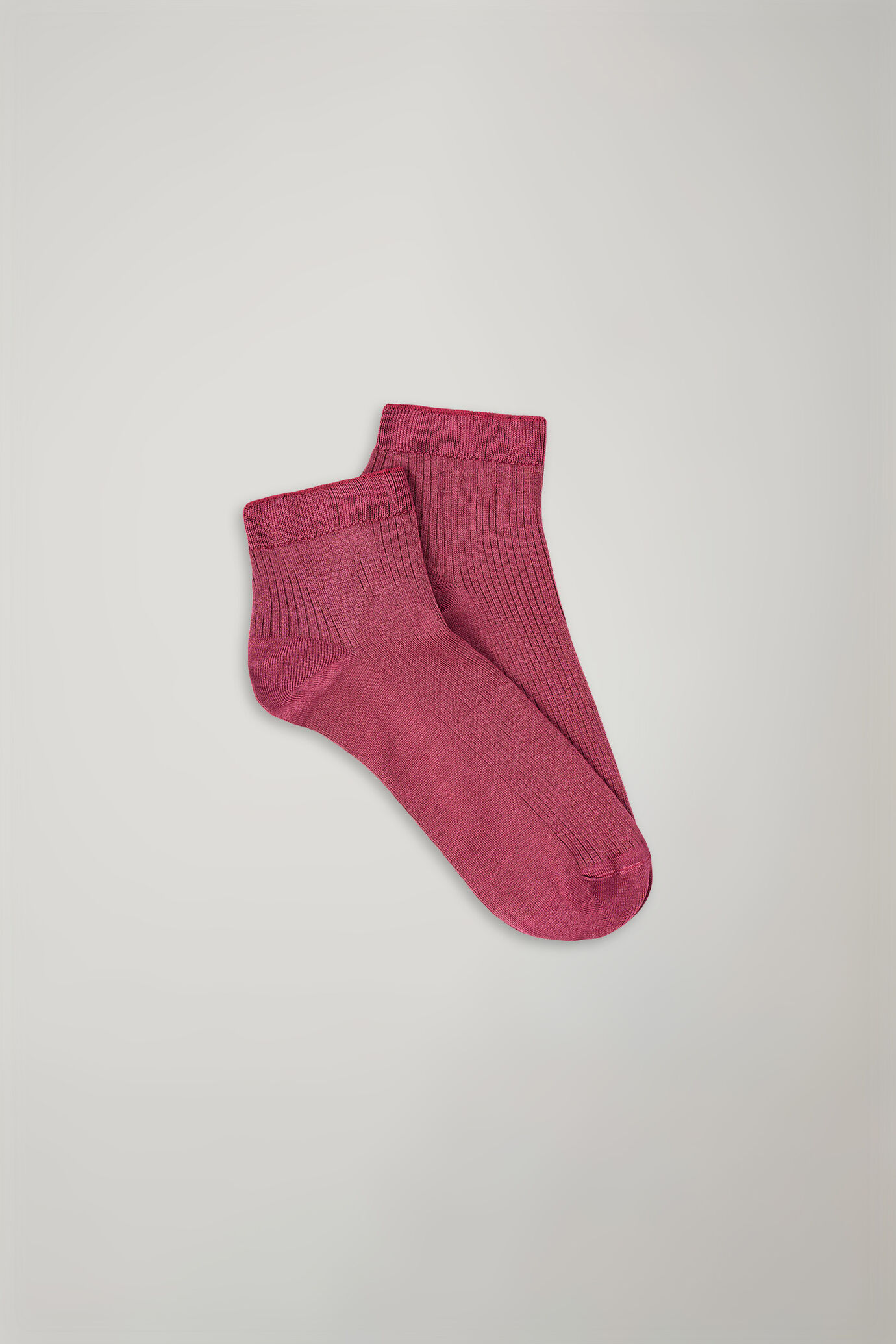 Chaussettes femme à côtes, couleur unie, fabriquées en Italie image number 0