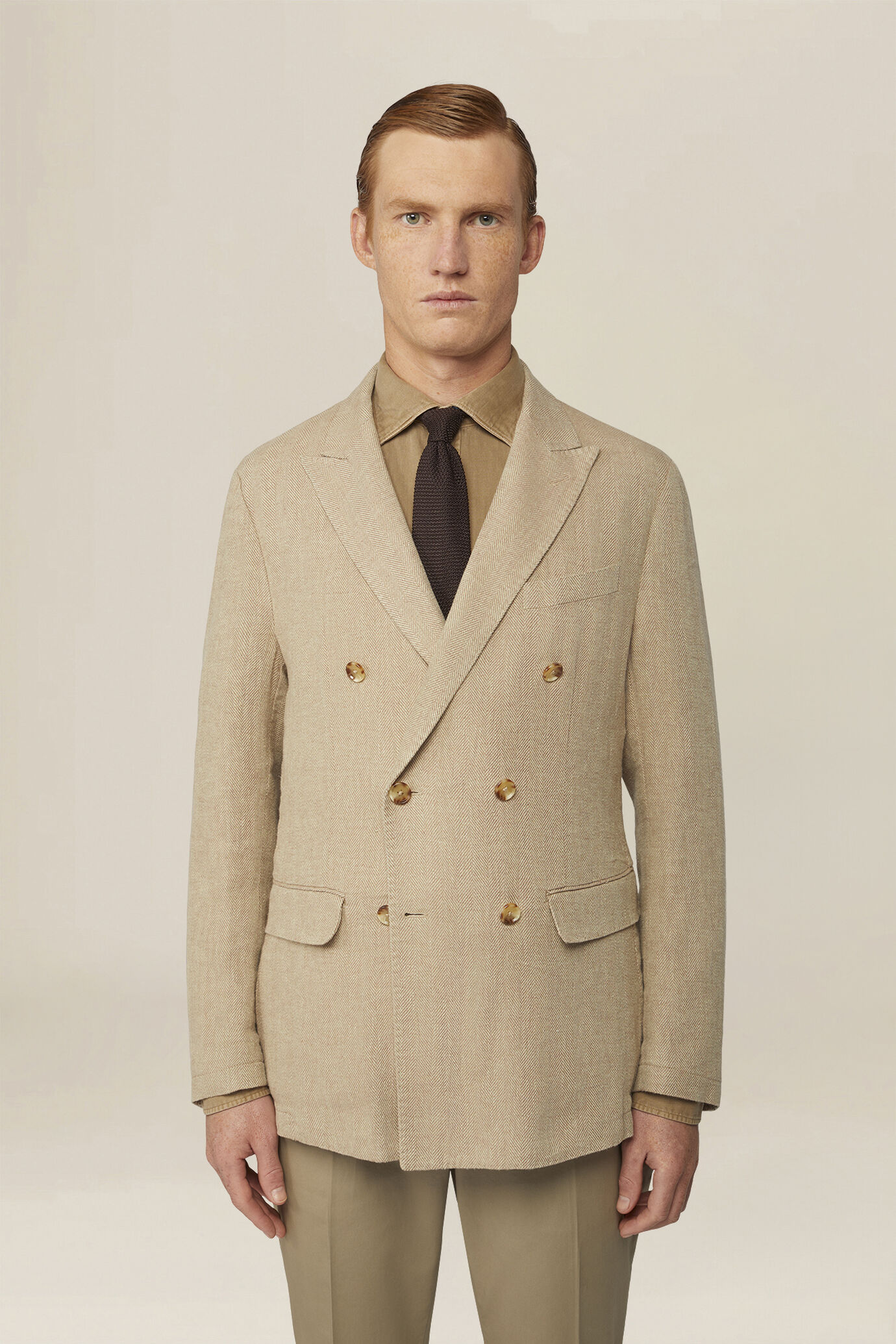 Giacca uomo sfoderata doppiopetto con rever a lancia e tasche a pattina misto lino e cotone image number 0