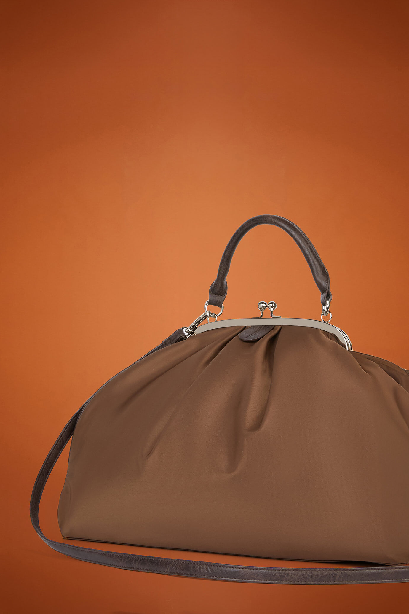 Borsa donna in tessuto tecnico con dettagli in ecopelle image number 2