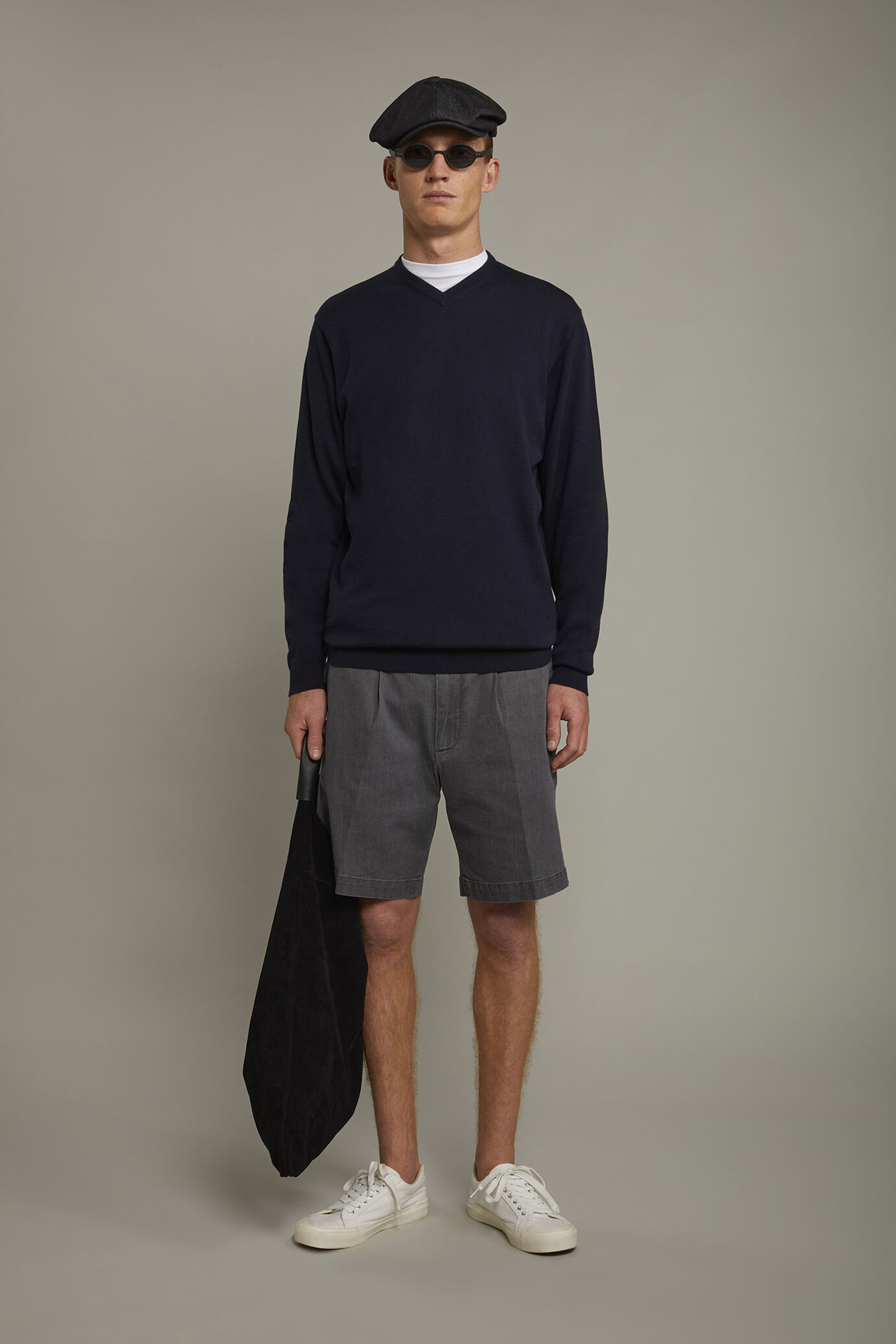 Pull homme col en V en 100 % coton coupe régulière image number 0