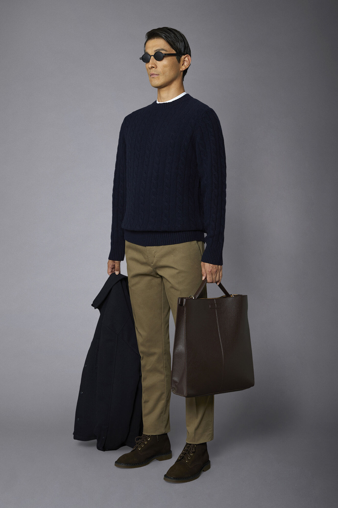 Men's round neck lambswool blend regular fit sweater image number 1