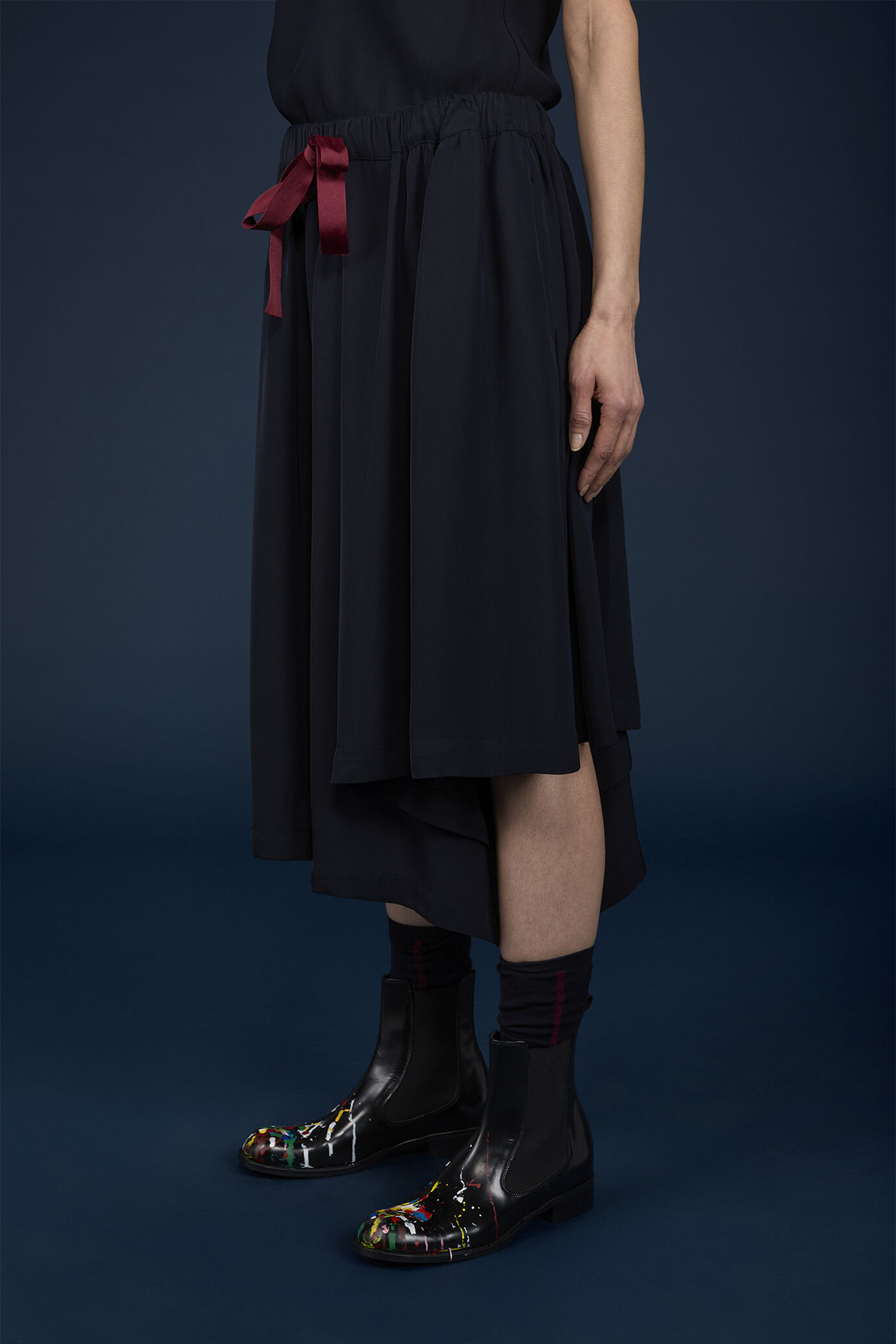 Bermuda skirt with a wide and soft line, adjustable elastic waist with contrasting drawstring image number 2