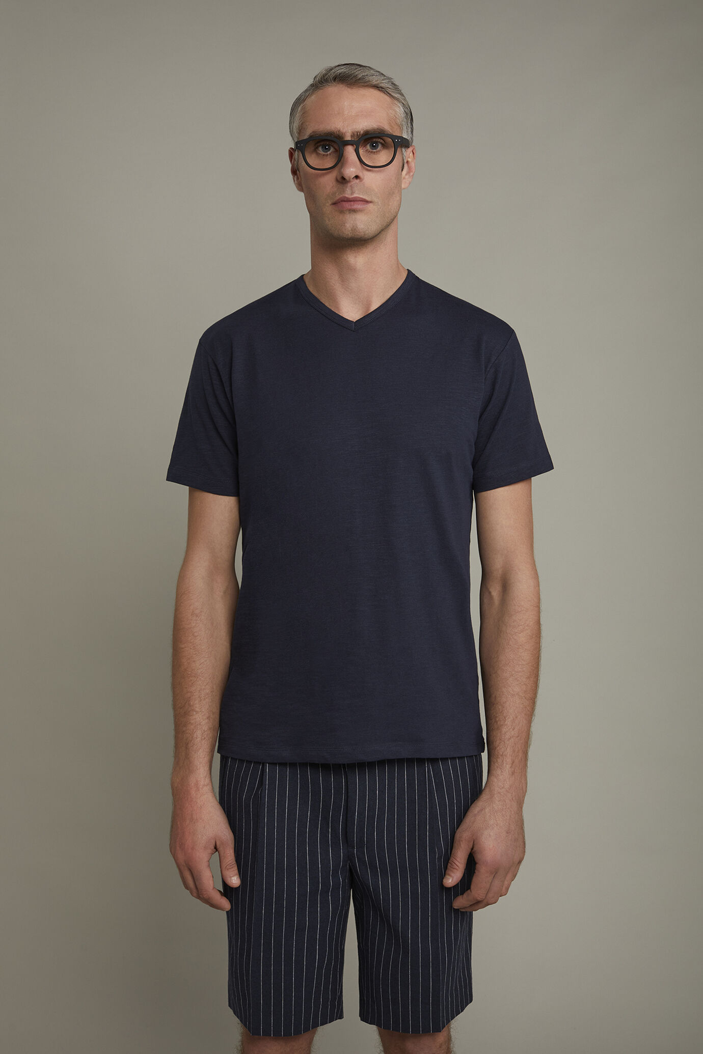 T-shirt uomo scollo a v 100% cotone effetto fiammato regular fit image number 2