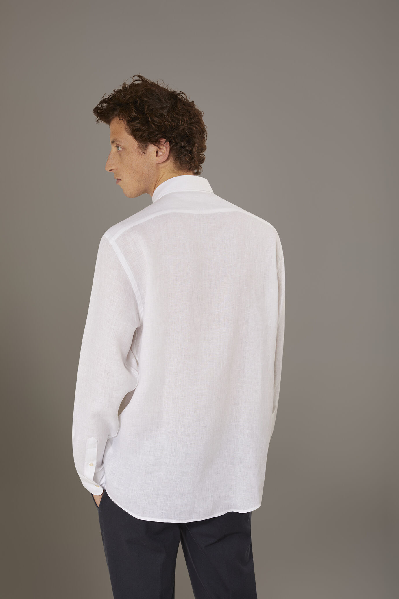 Camicia casual collo francese comfort fit 100% lino image number 2
