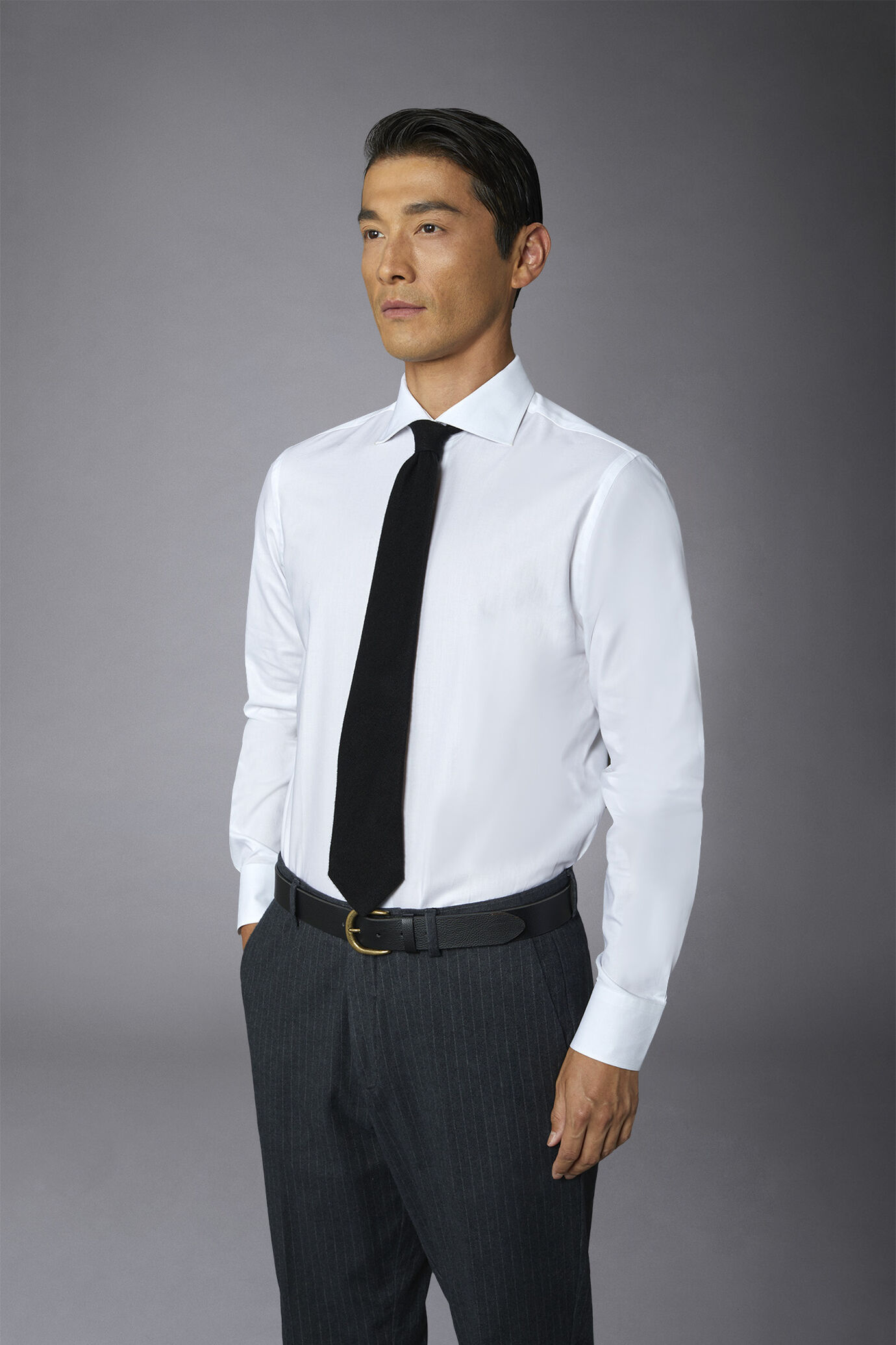 Camicia classica uomo collo francese slim fit tessuto spinato image number 2