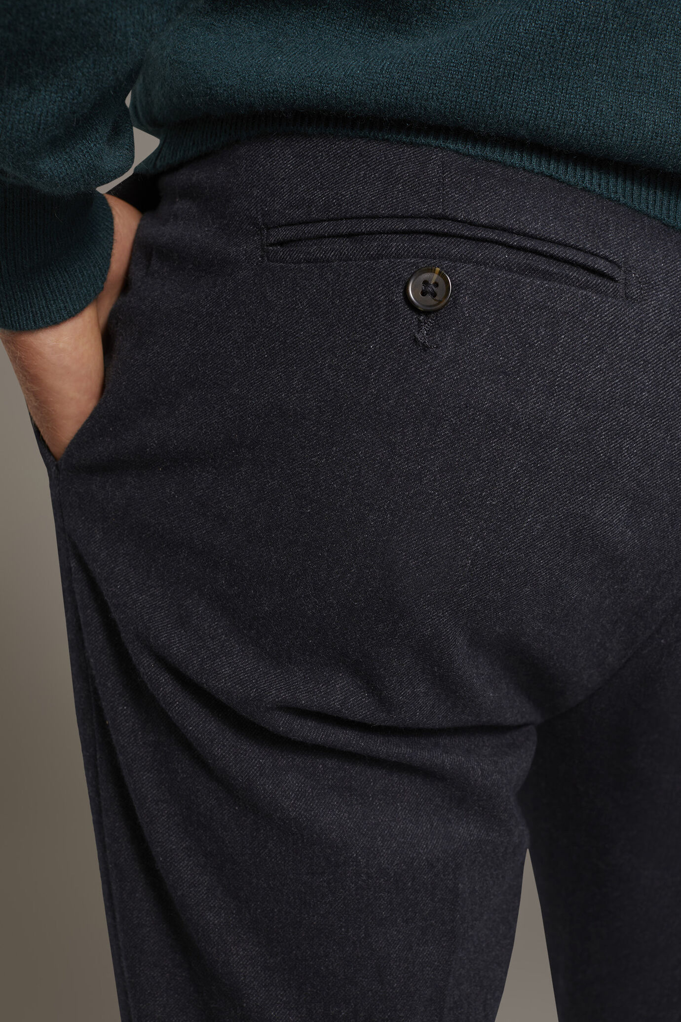 Pantalone chino regular fit tessuto tinto filo melange twill image number 4