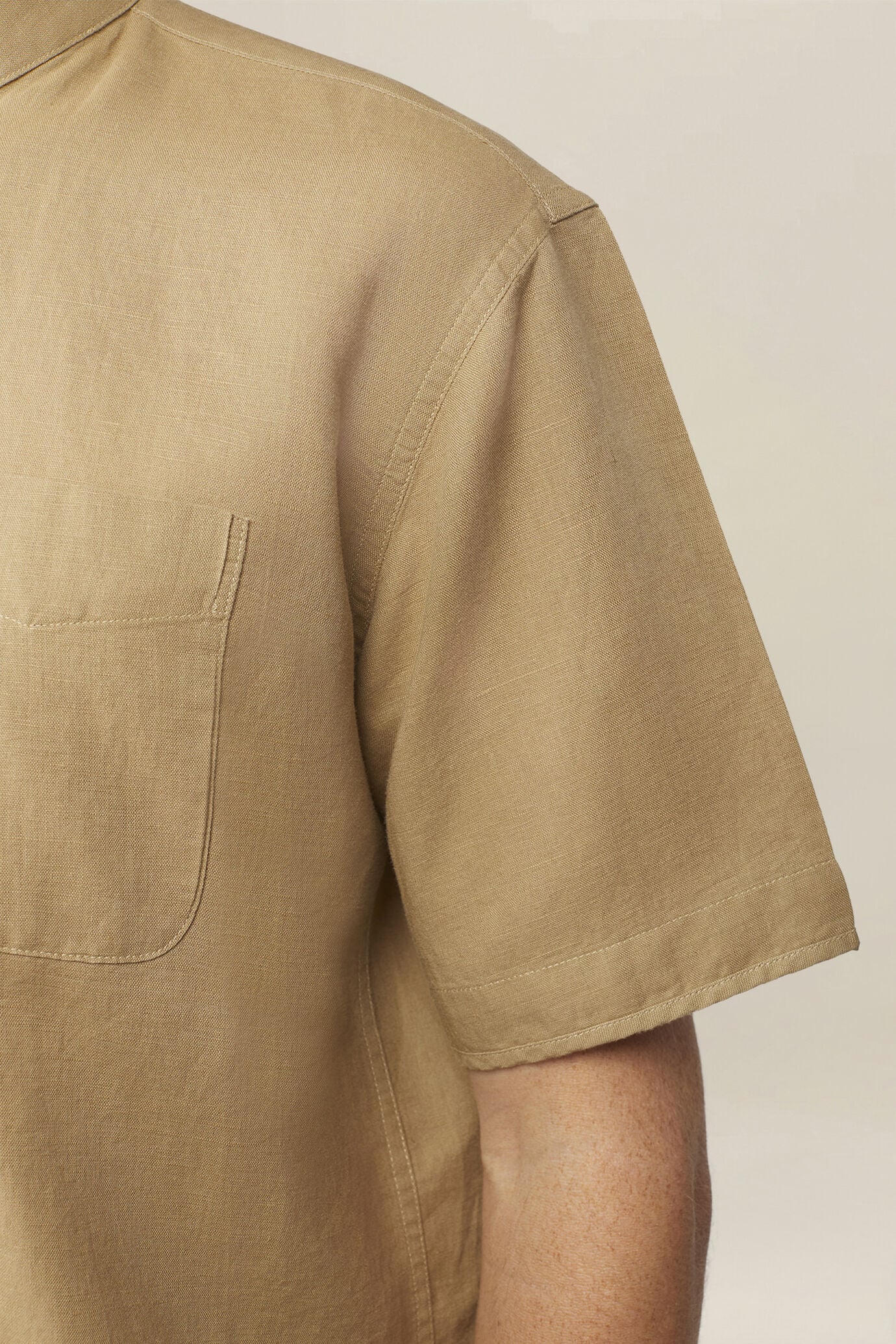 Camicia uomo casual collo alla coreana tessuto in lino e cotone lavato image number 3