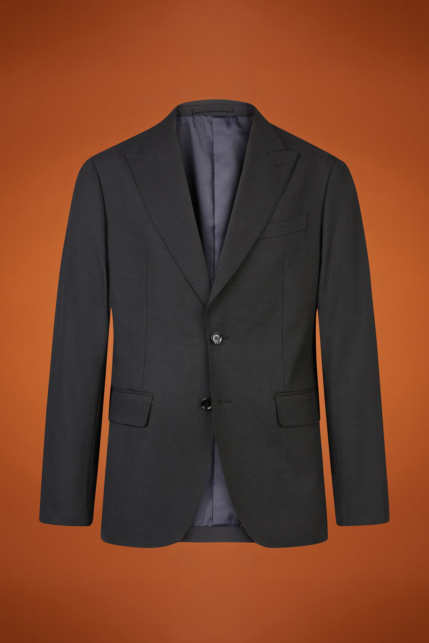 Costume homme à simple boutonnage en tissu uni, coupe classique image number 4