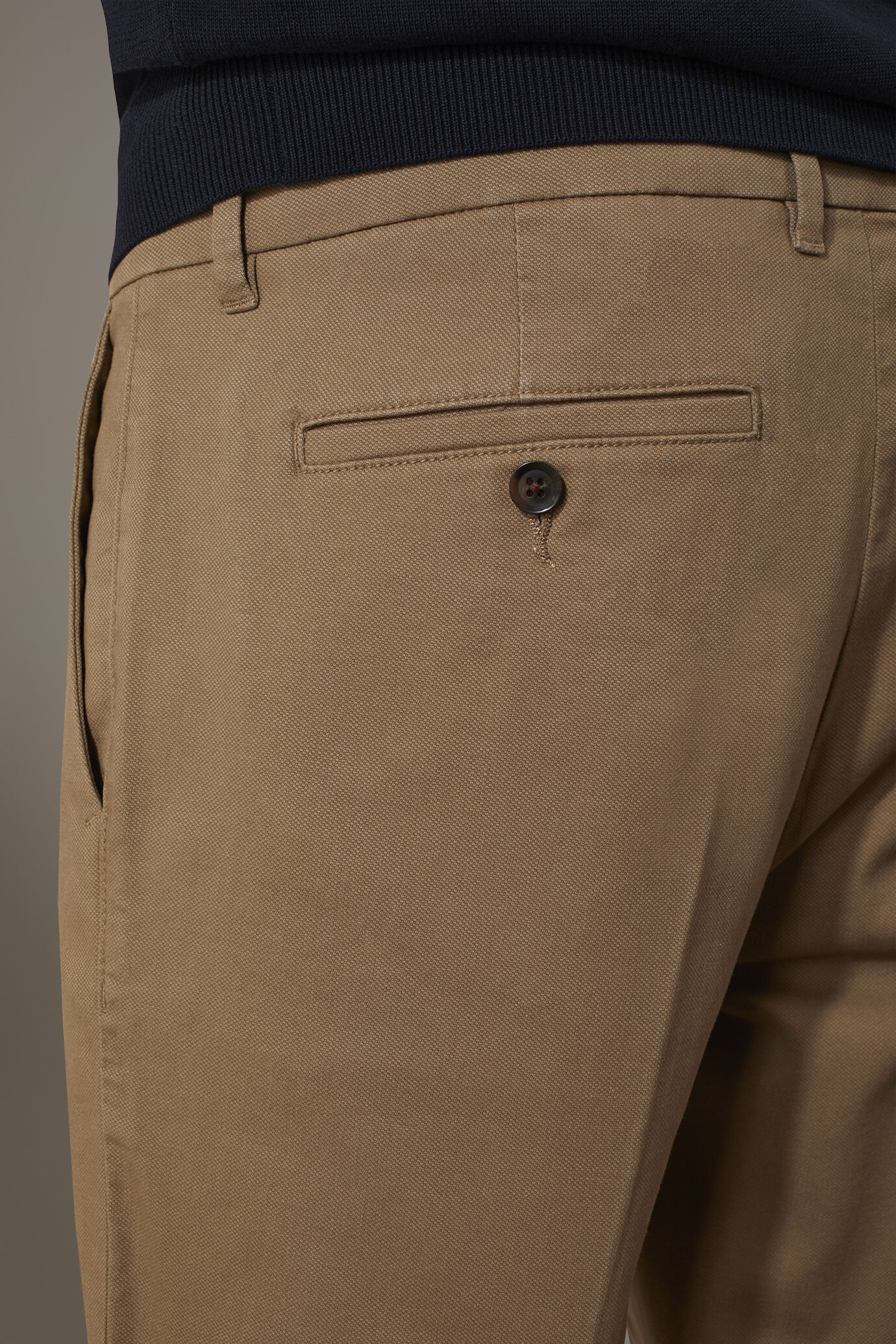 Regular fit chino trousers dobby construction image number 3