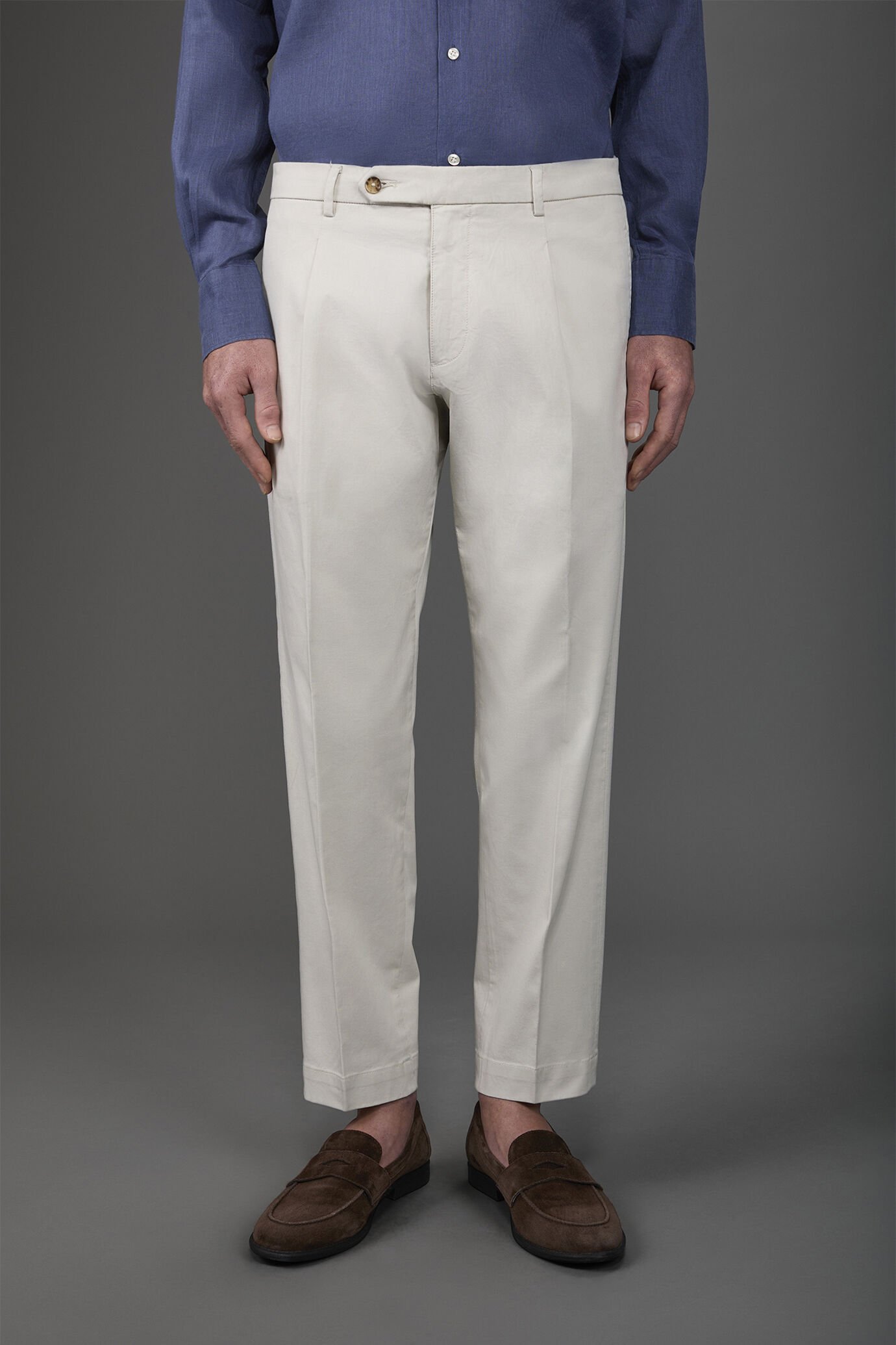 Pantalone uomo capri con pinces image number 1