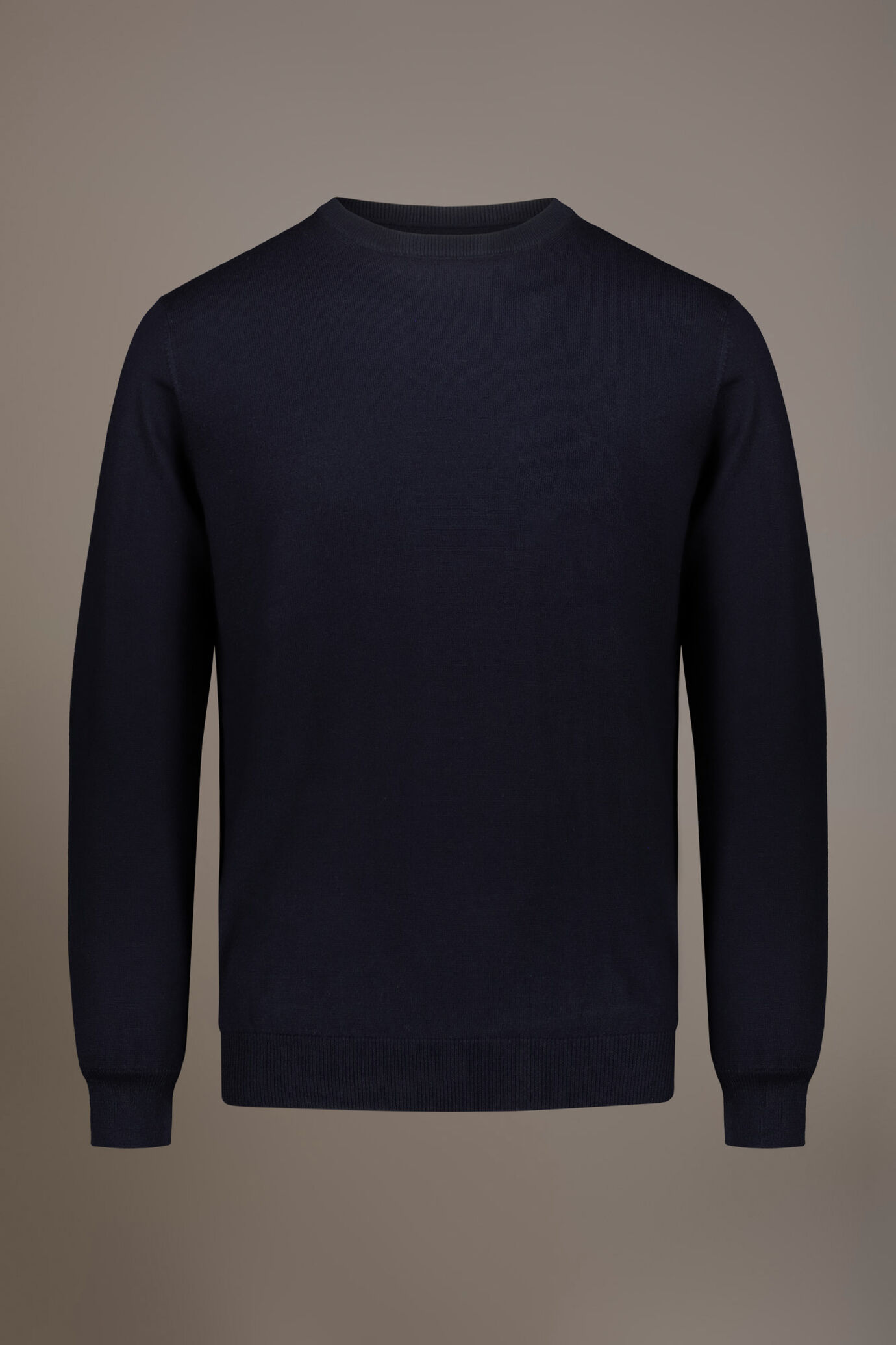 Round neck 100% merino wool sweater image number 4