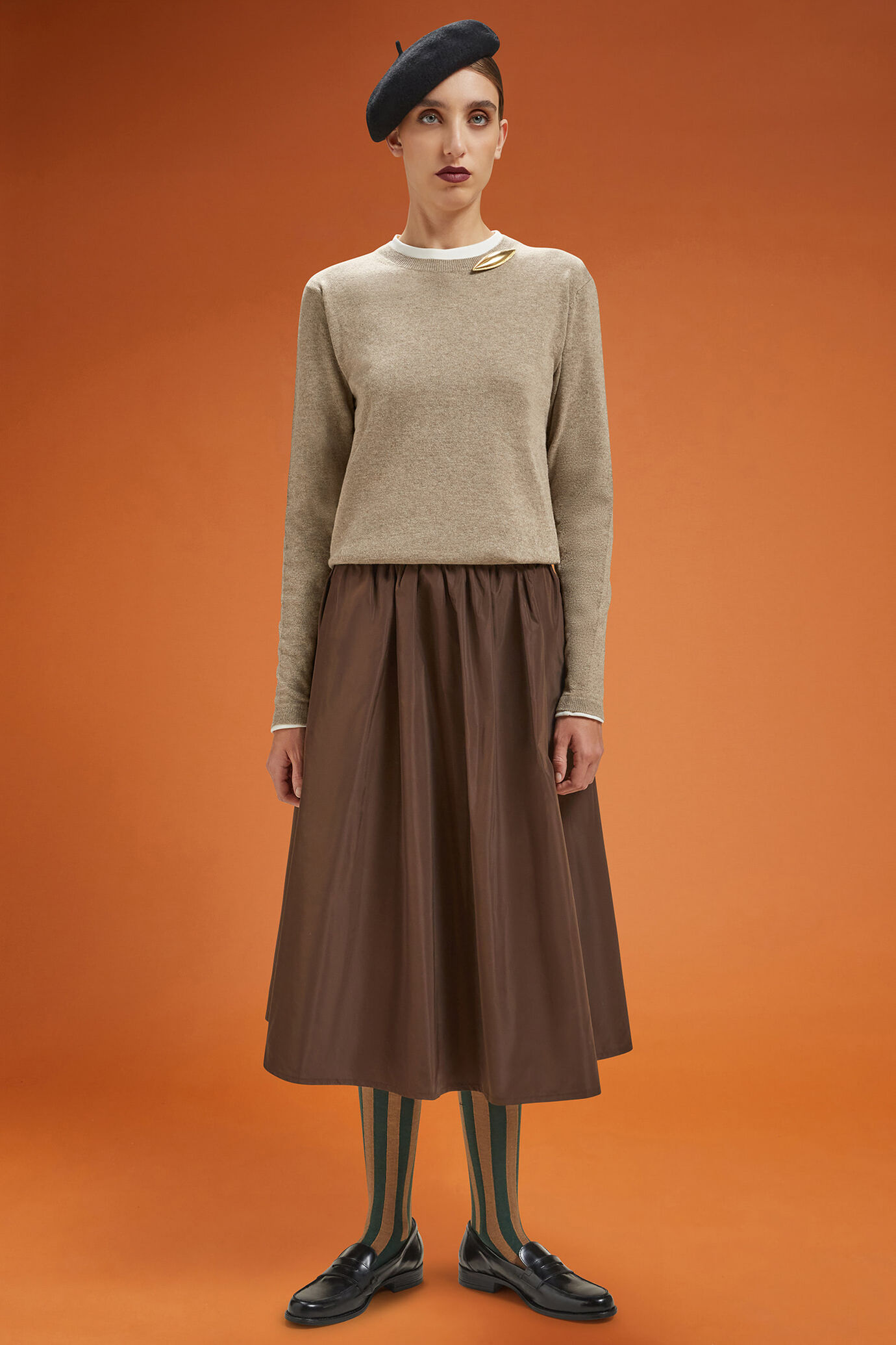Women's regular fit crew neck jumper in a blend of wool and cashmere image number 1