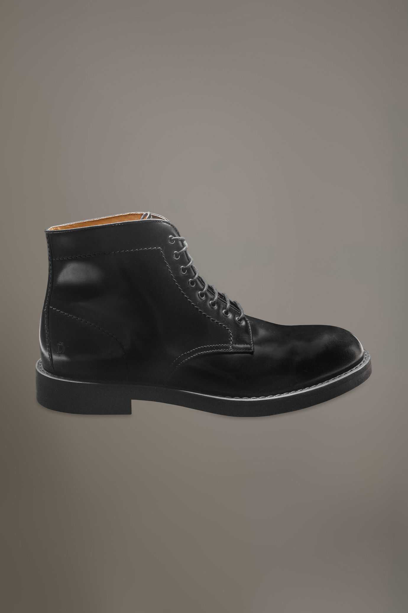 100% brushed leather boots with rubber sole image number 1