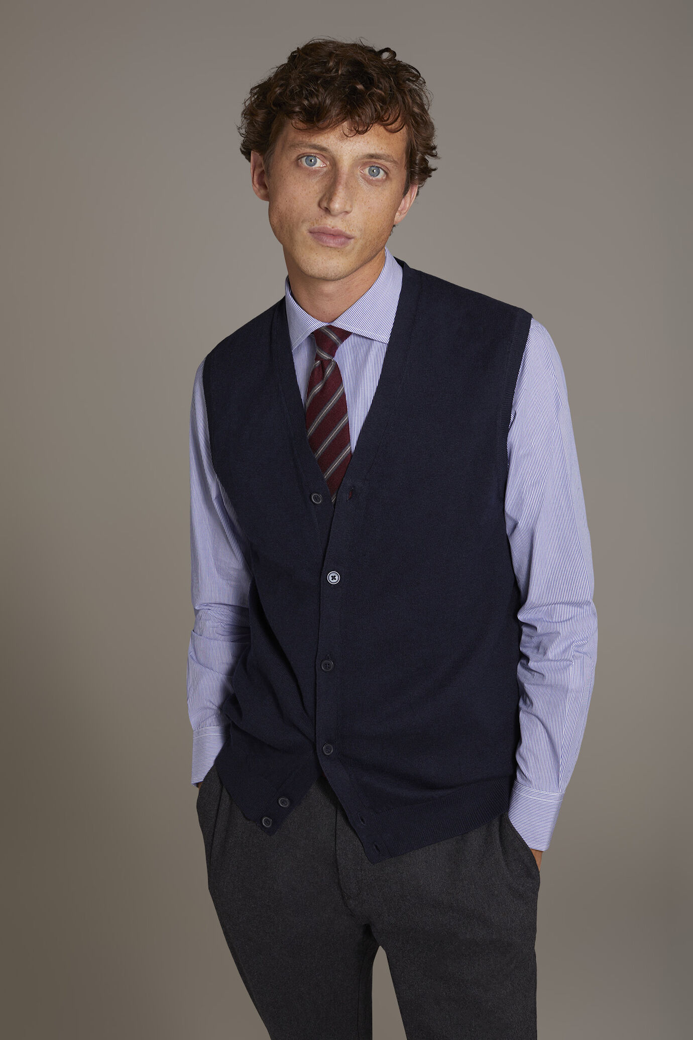 Wool blend V-neck knitted vest image number 1