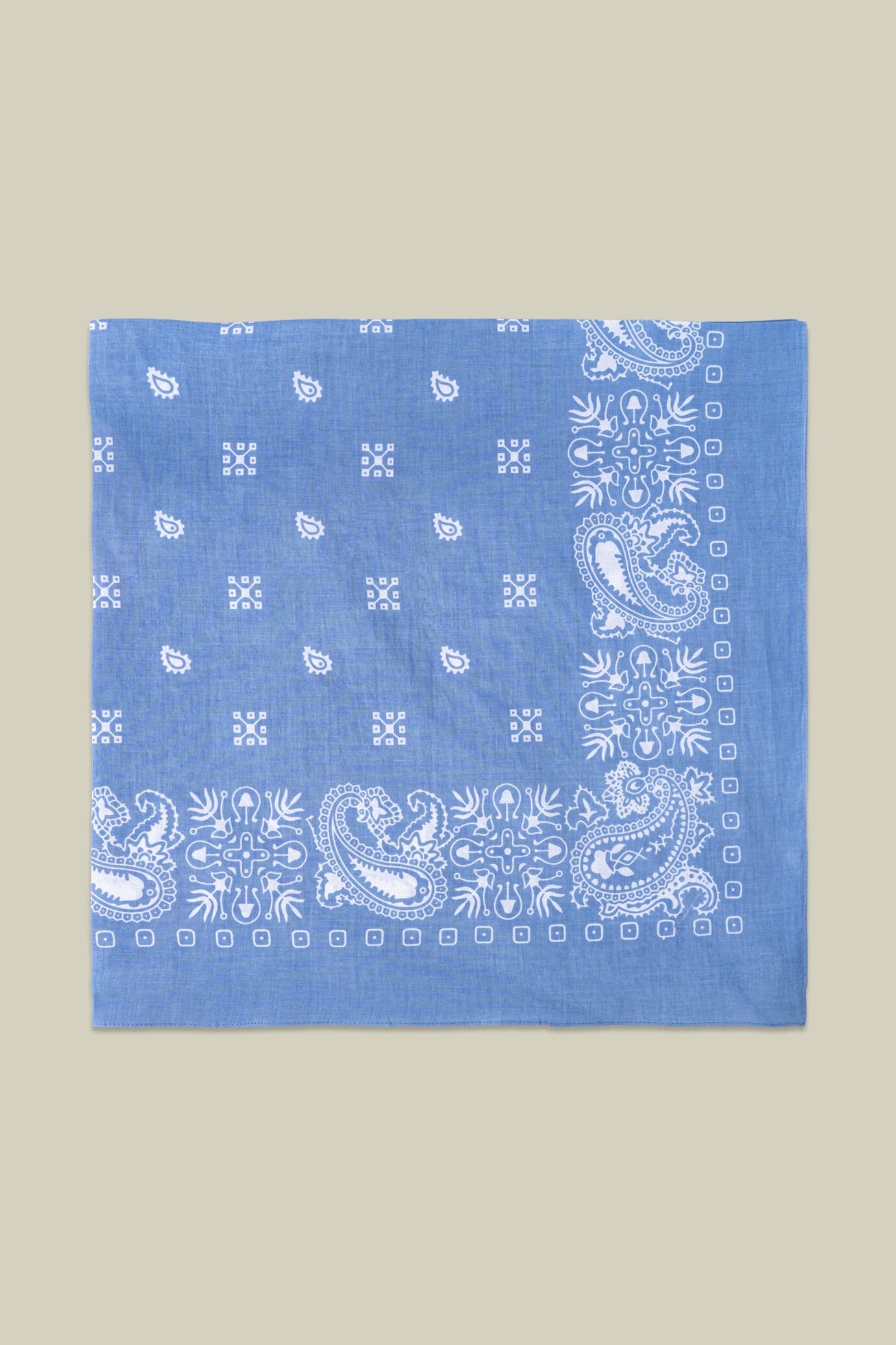 Men's 100% cotton paisley pattern scarf image number 1