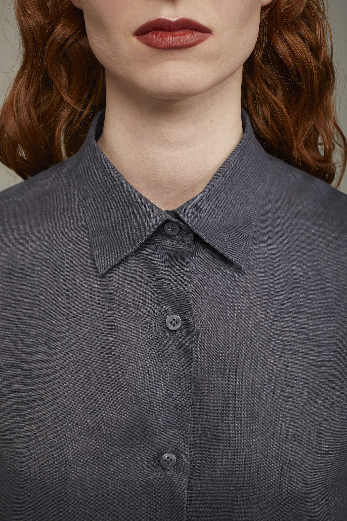 Women’s shirt with classic collar 100% linen image number 3