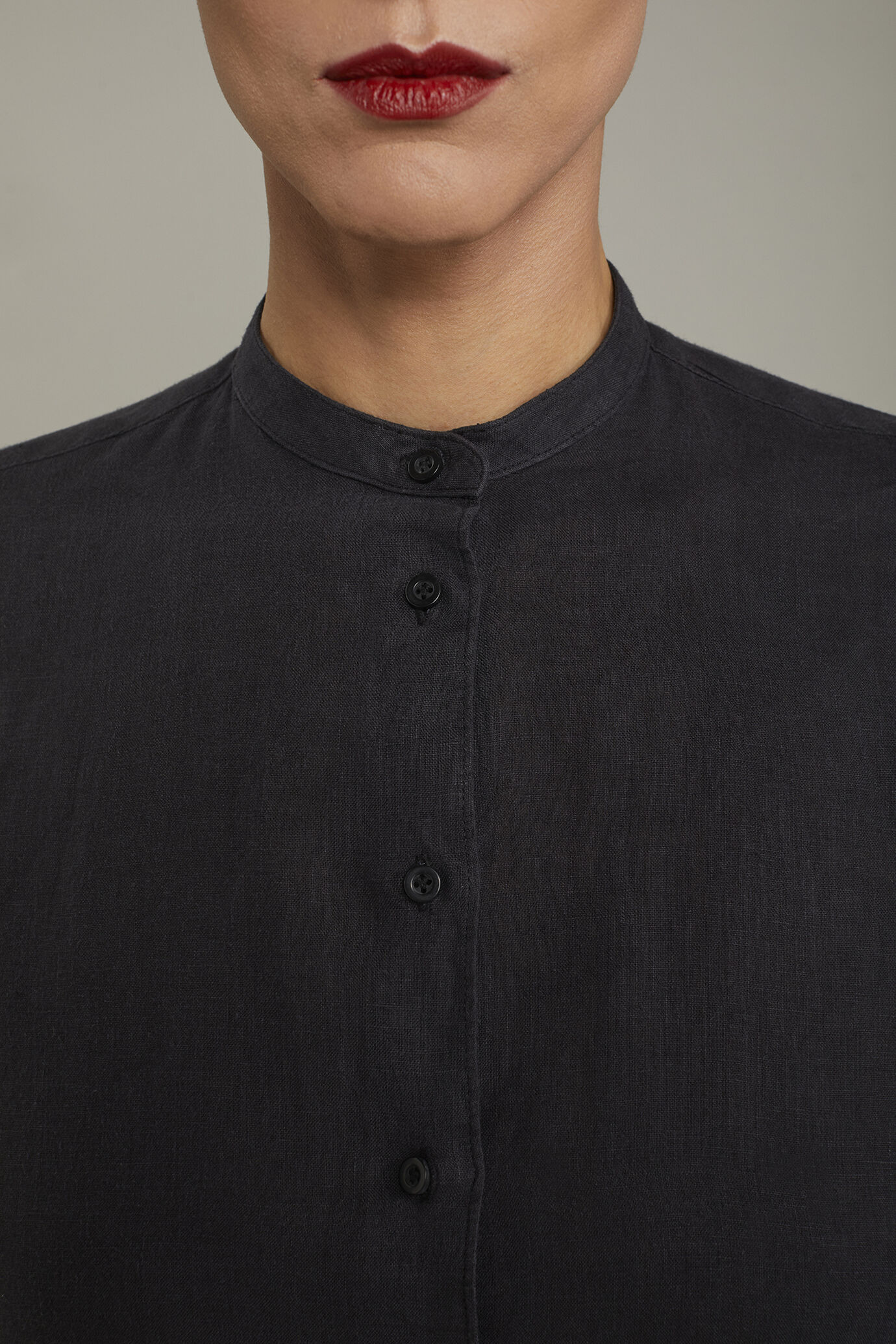 Camicia donna con collo coreano 100% lino image number 3