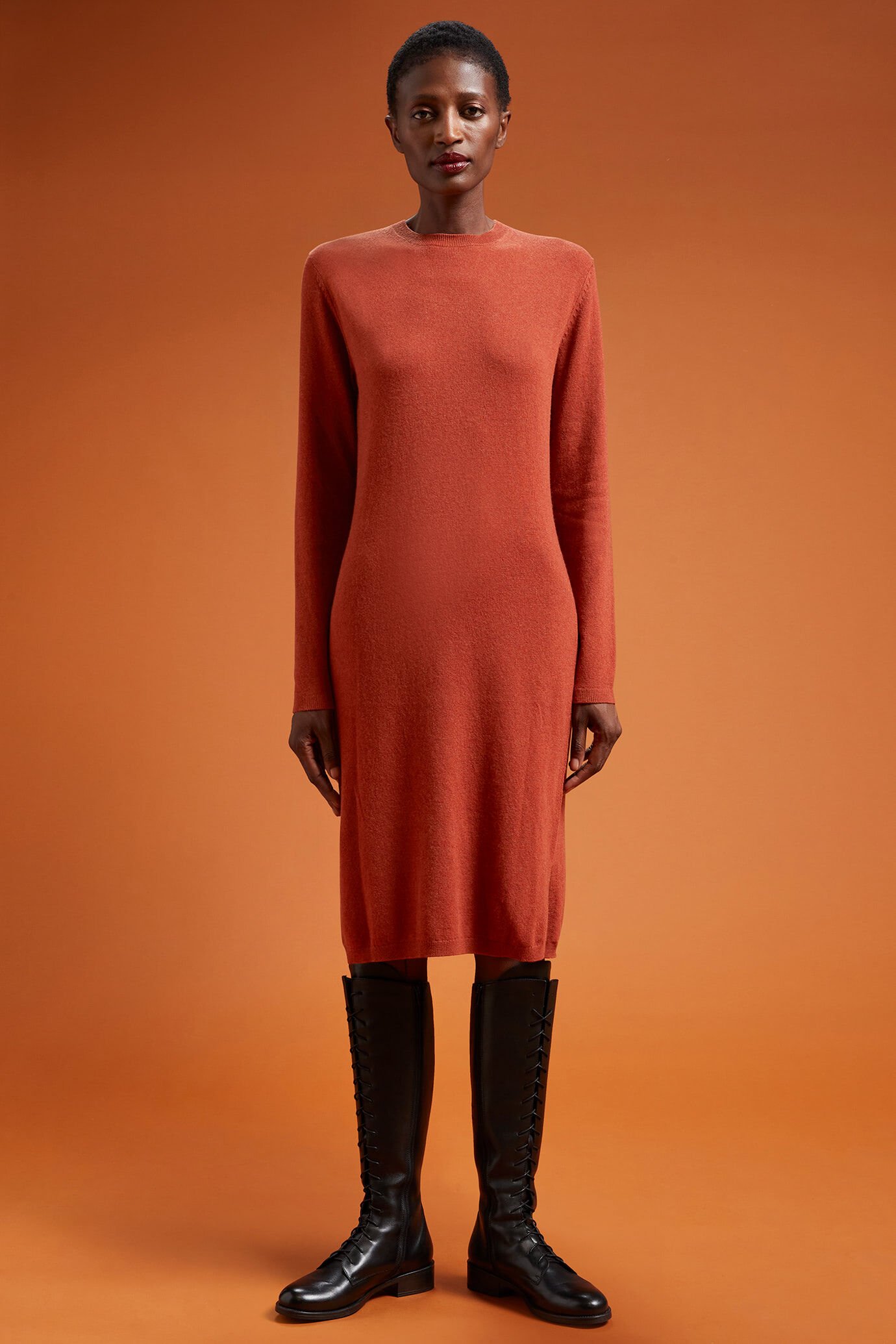 Women's regular fit crew neck knitted dress with side slits image number 0