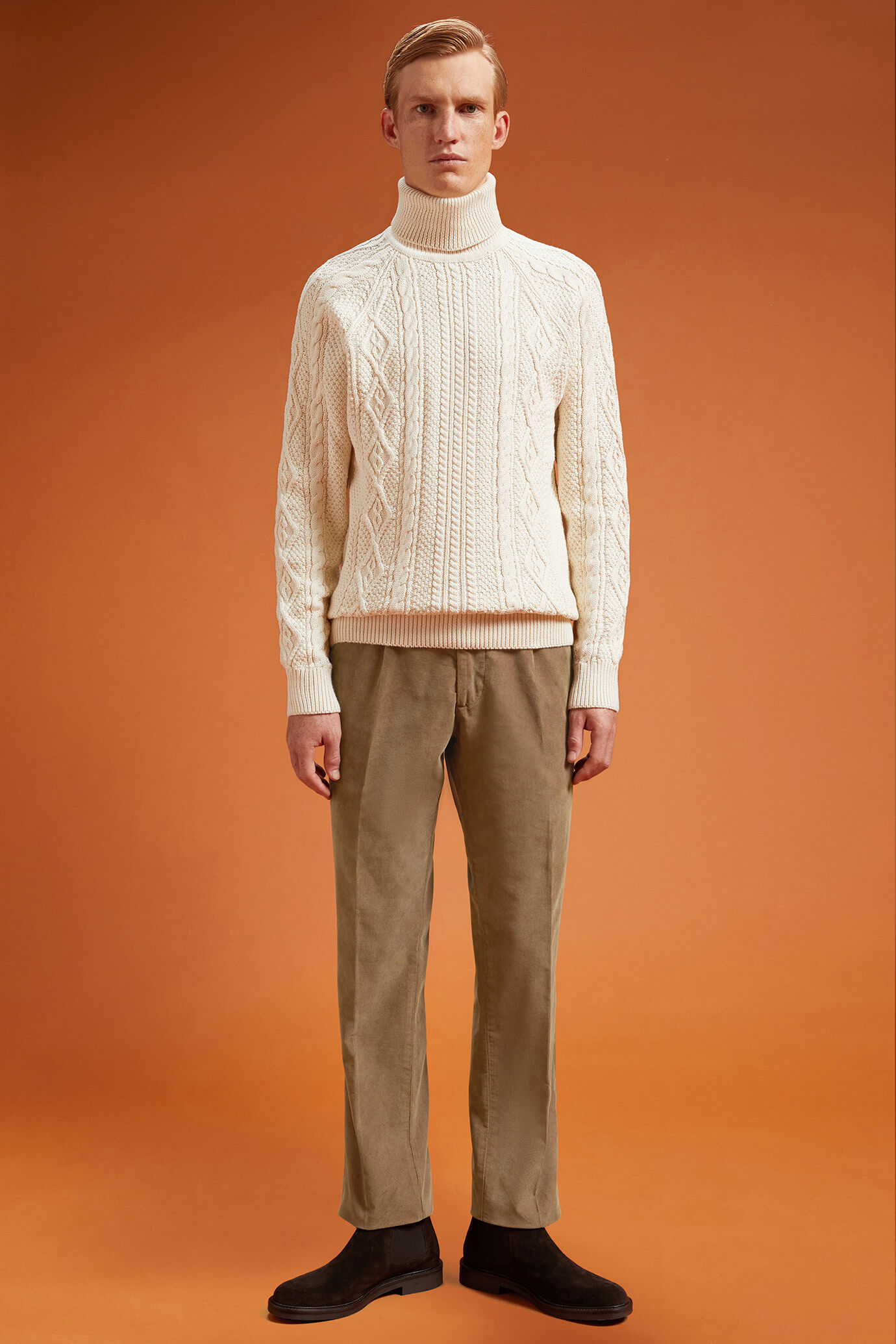 Men's regular fit classic pleated trousers in garment-dyed twotone
