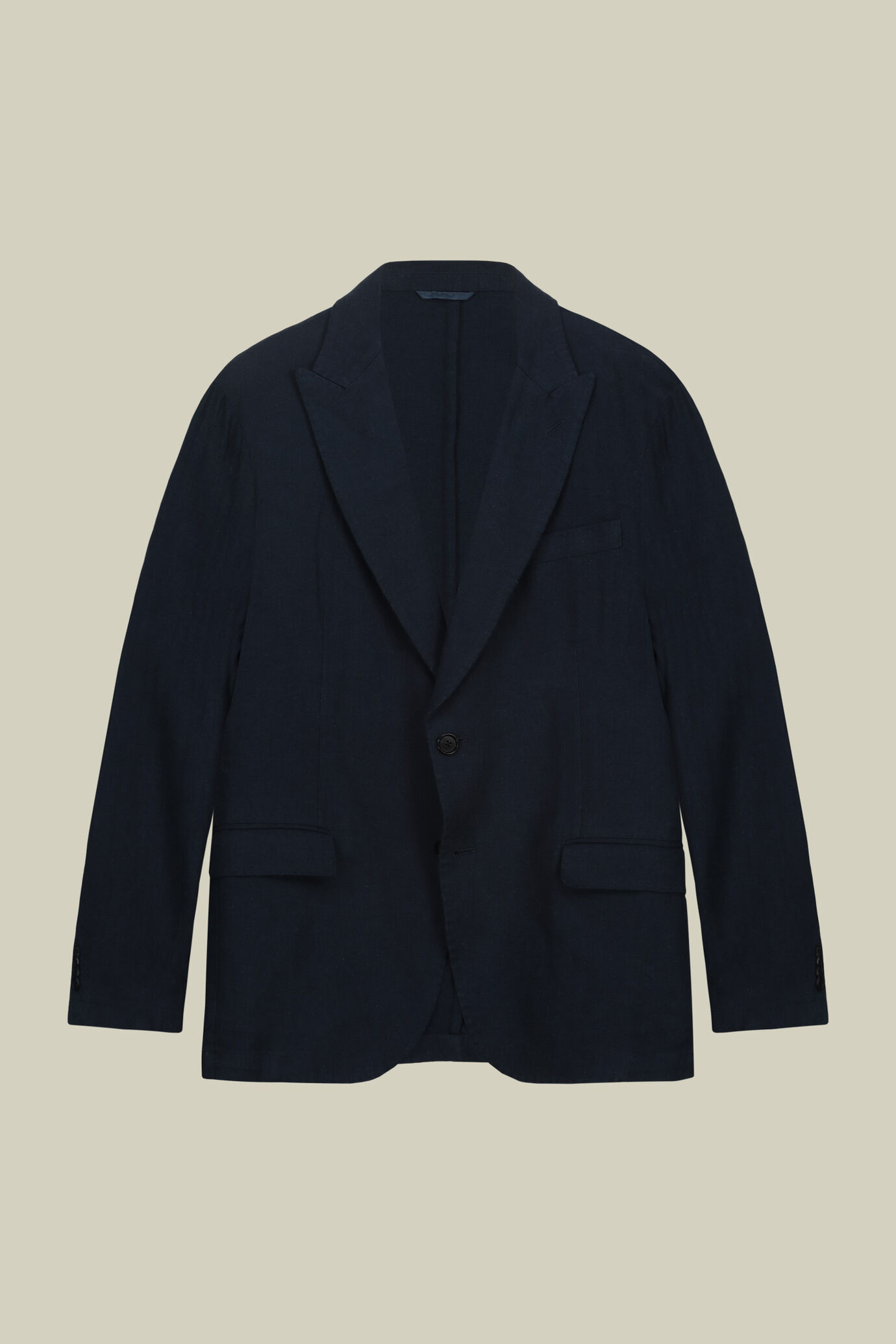 Veste homme à simple boutonnage, non doublée, avec revers en pointe et poches à rabat. image number 4